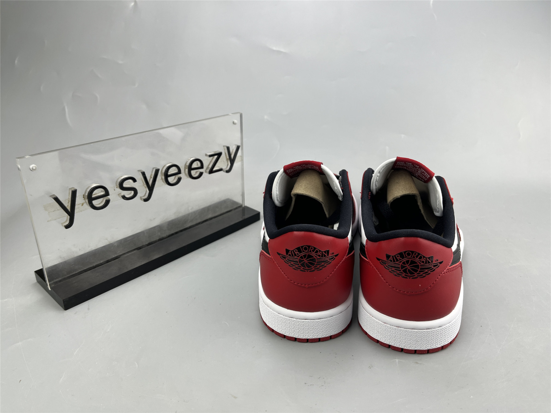 UA AIR JORDAN 1 RETRO LOW OG 