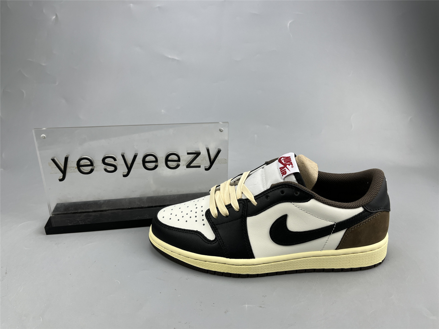 UA AIR JORDAN 1 LOW OG SP