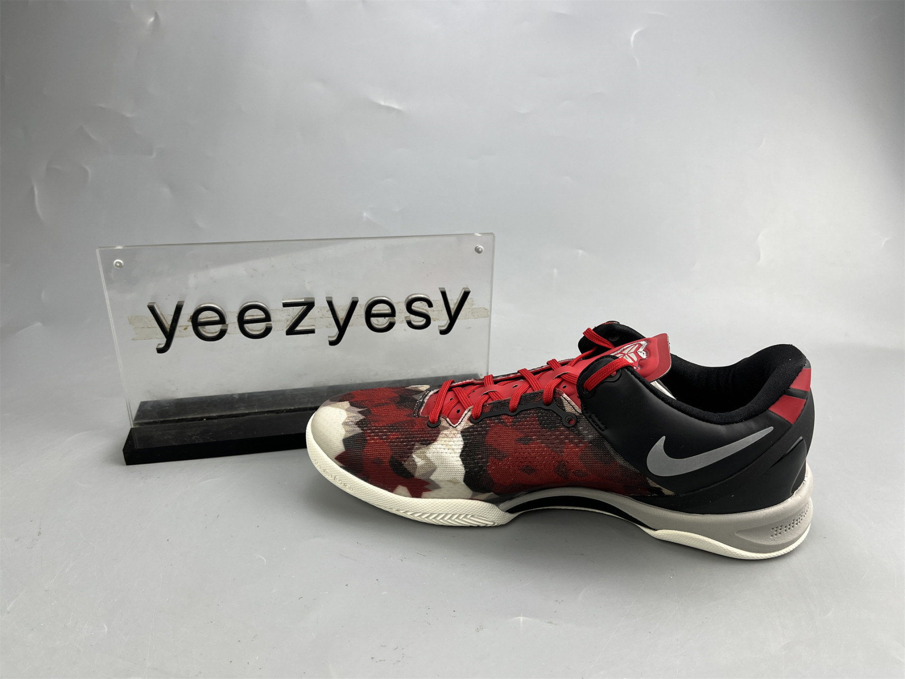 UA NIKE KOBE 8 SYSTEM 