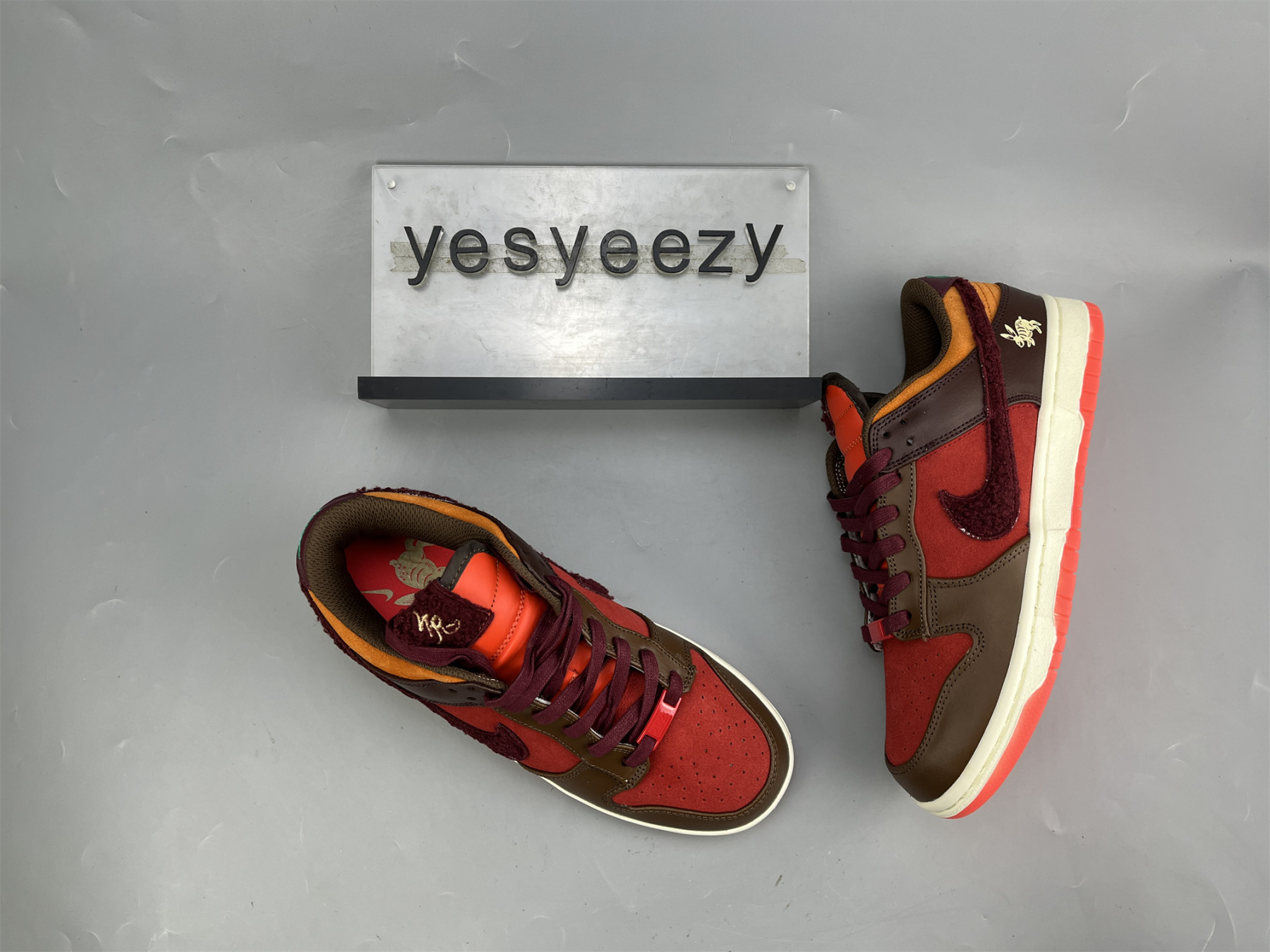 UA NIKE DUNK LOW 