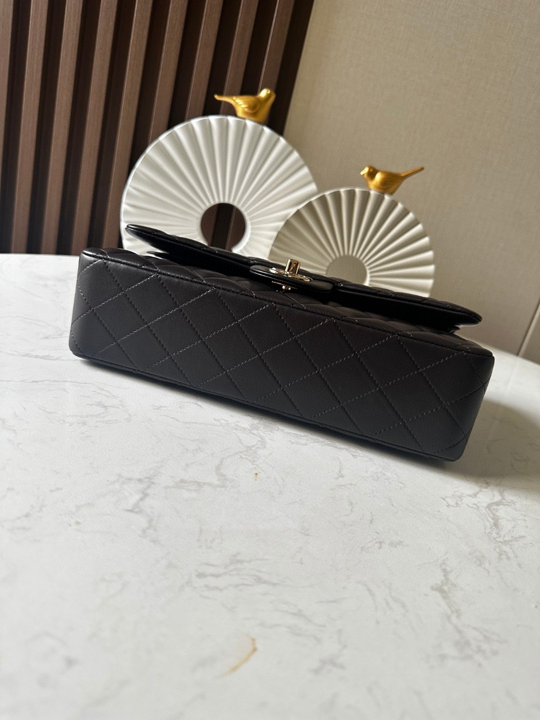 Ch**el CLASSIC HANDBAG Coffee brown Gold Metal 15.5×25.5×6.5cm