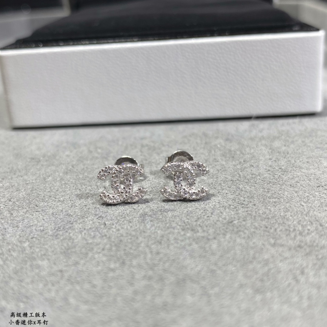 Ch**el Mini Ch**el Earrings 0.6cm