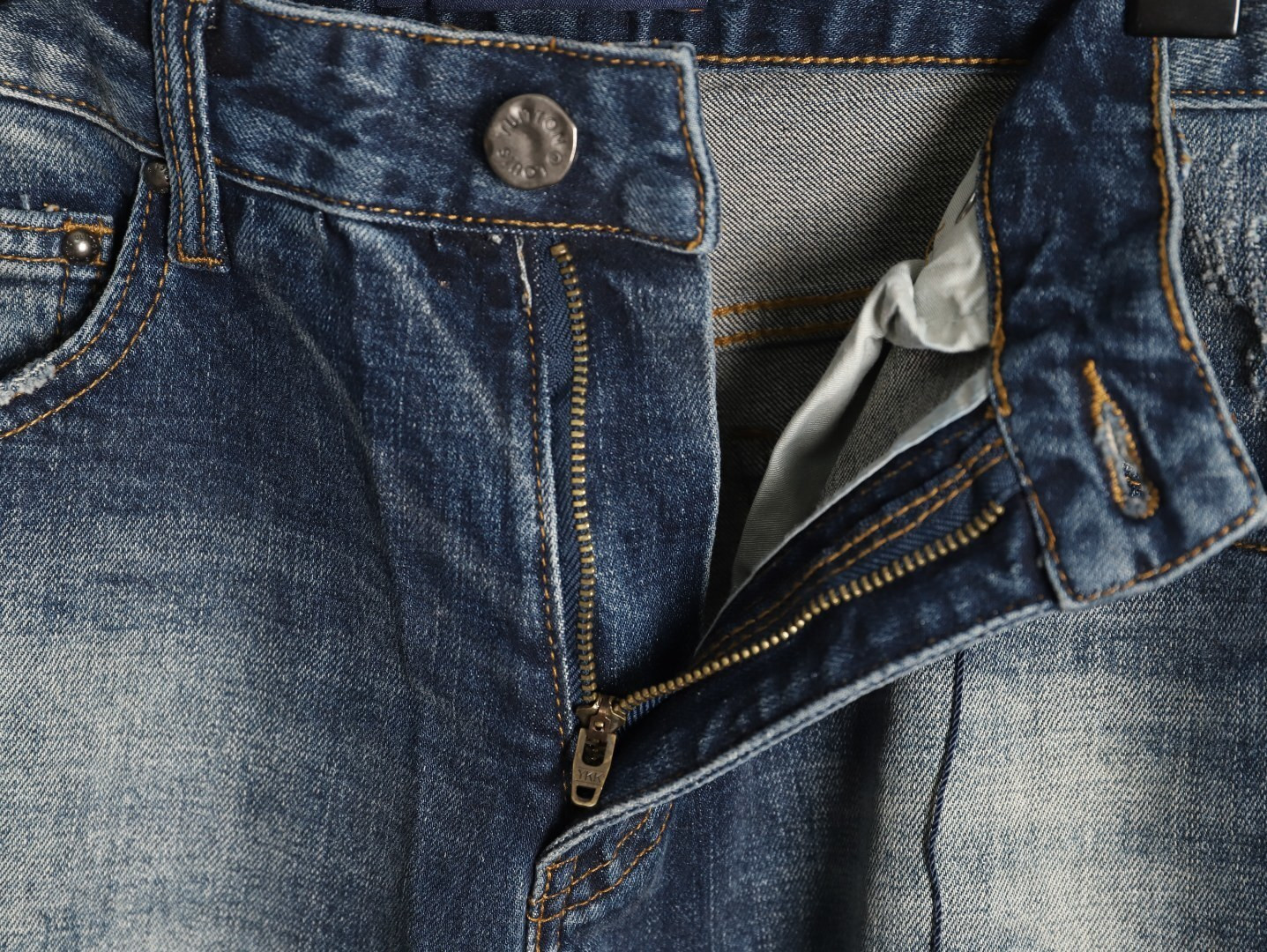 L0vis Vvtt0n Jeans