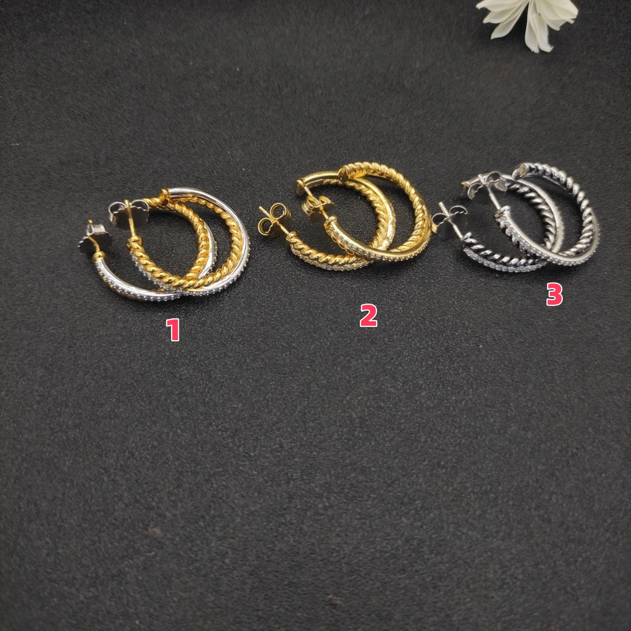 dau1d Yvrm*n lemniscate d1am0nd earrings(inner diameter about 2cm)