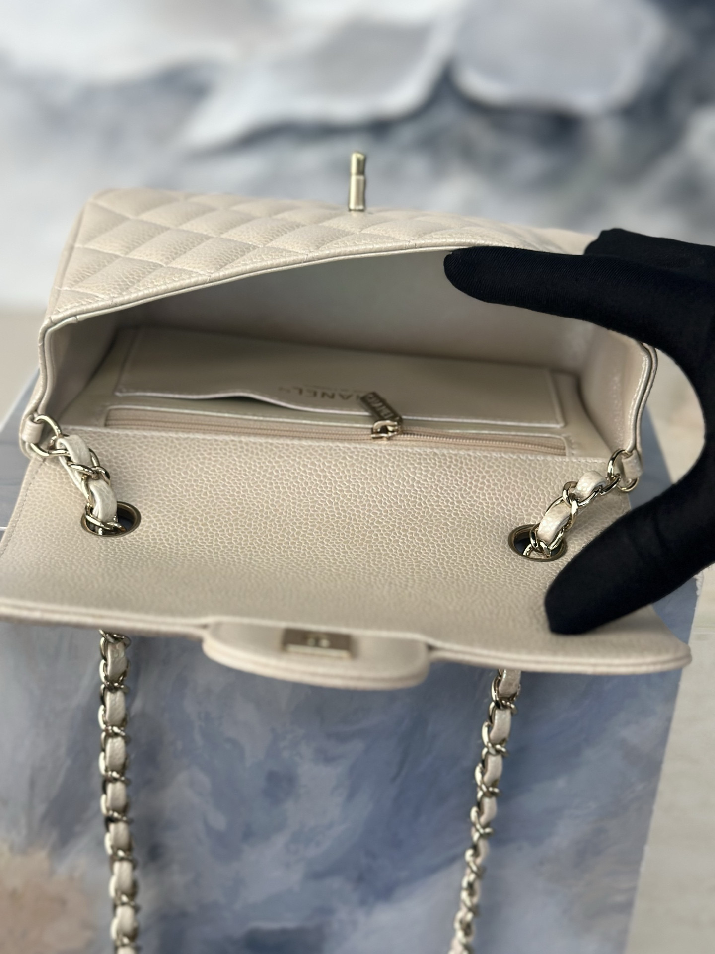 Ch**el Flap Bag Pearlescent Light Beige AS1116 20x12x6cm