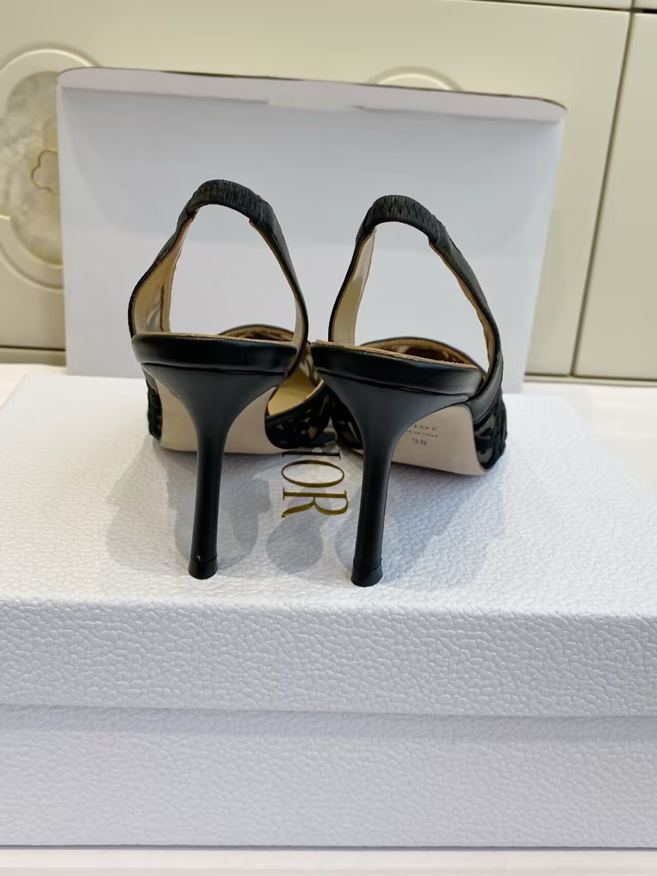 UA D10r AD10rable Slingback Pump 8cm Heel