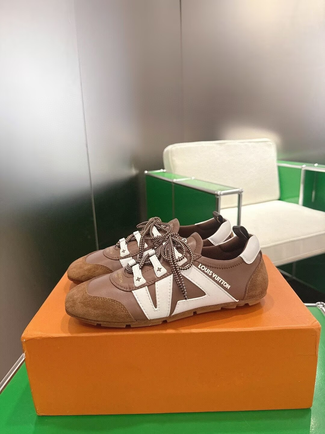 UA LV Sneaker