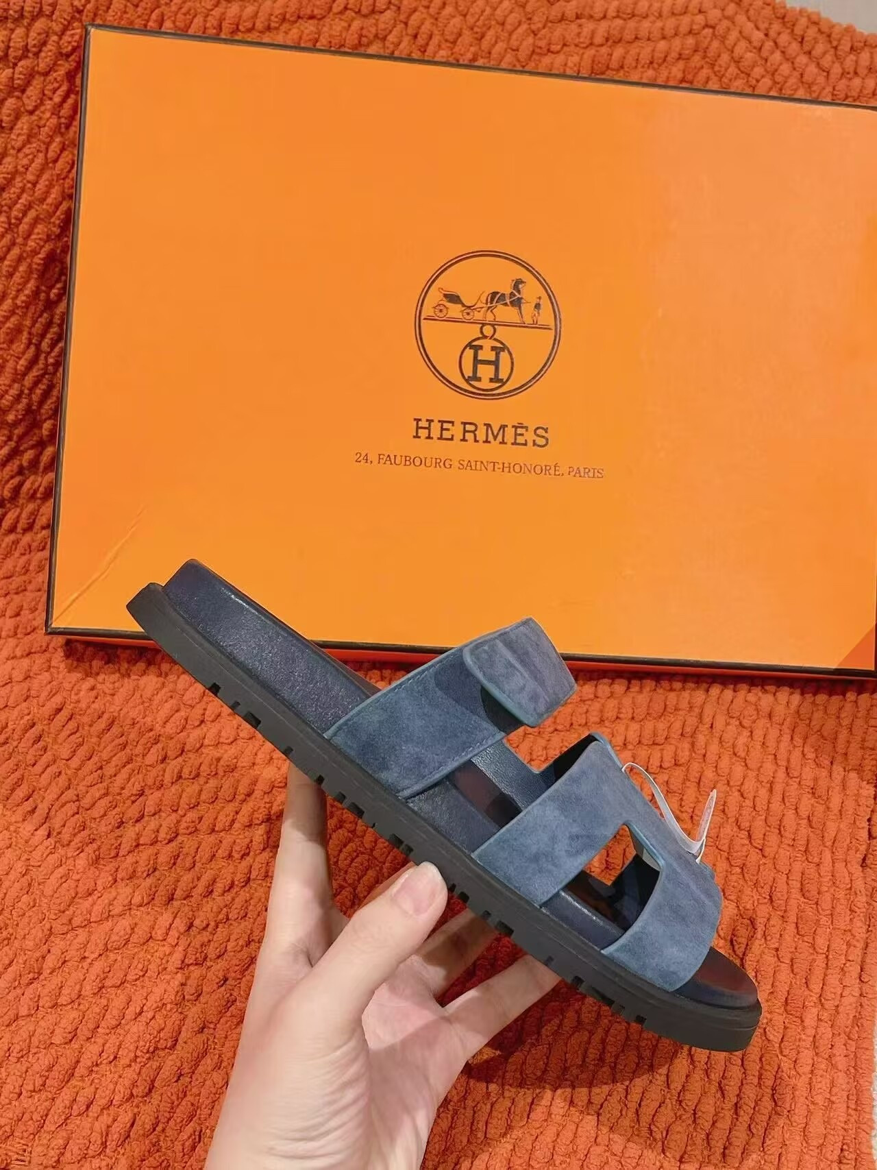 UA H**me5 Chypre Sandal
