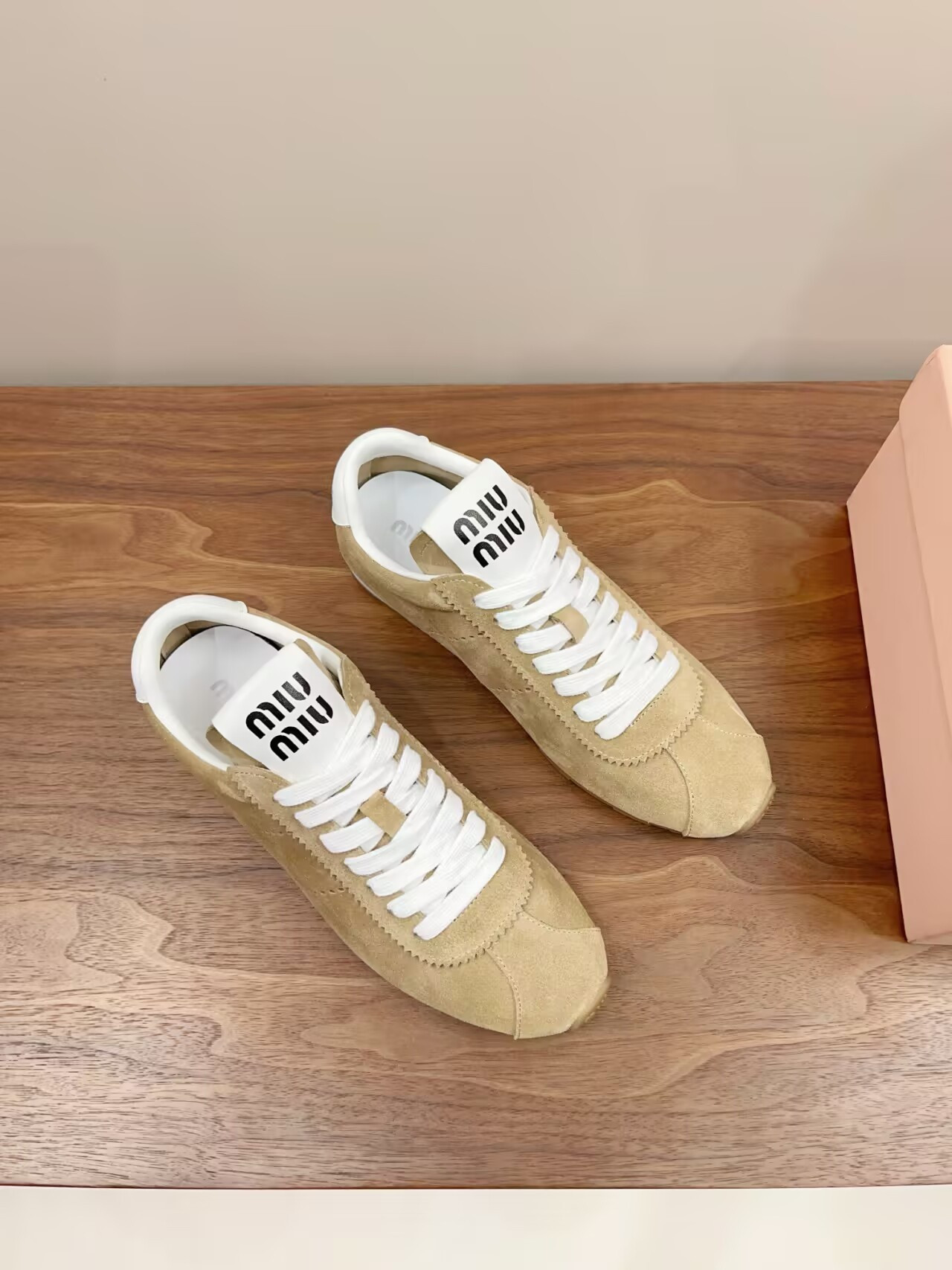 UA M1v M1v Plume Sneakers