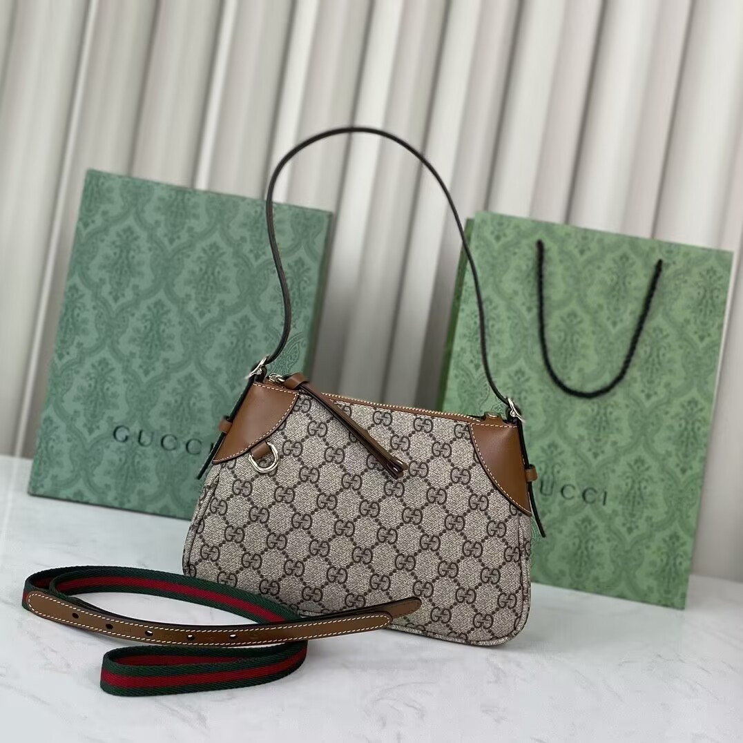 Gvc*1 GG Emblem Shoulder Bag 24.5x16x16cm