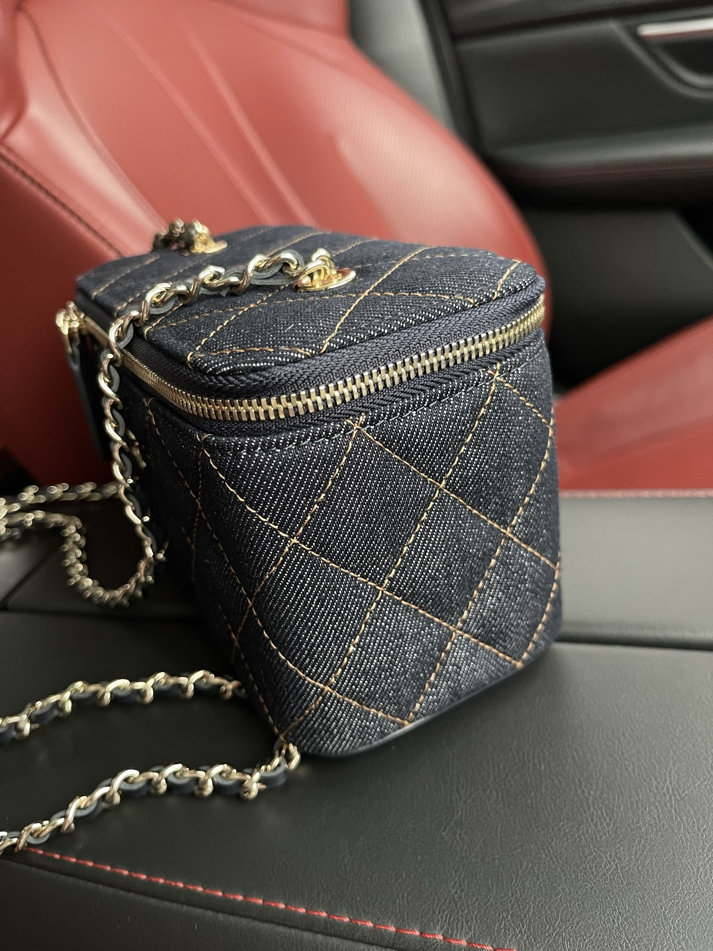 Ch**el Vanity with Chain AP1341 16x8x10cm (Light gold buckle)