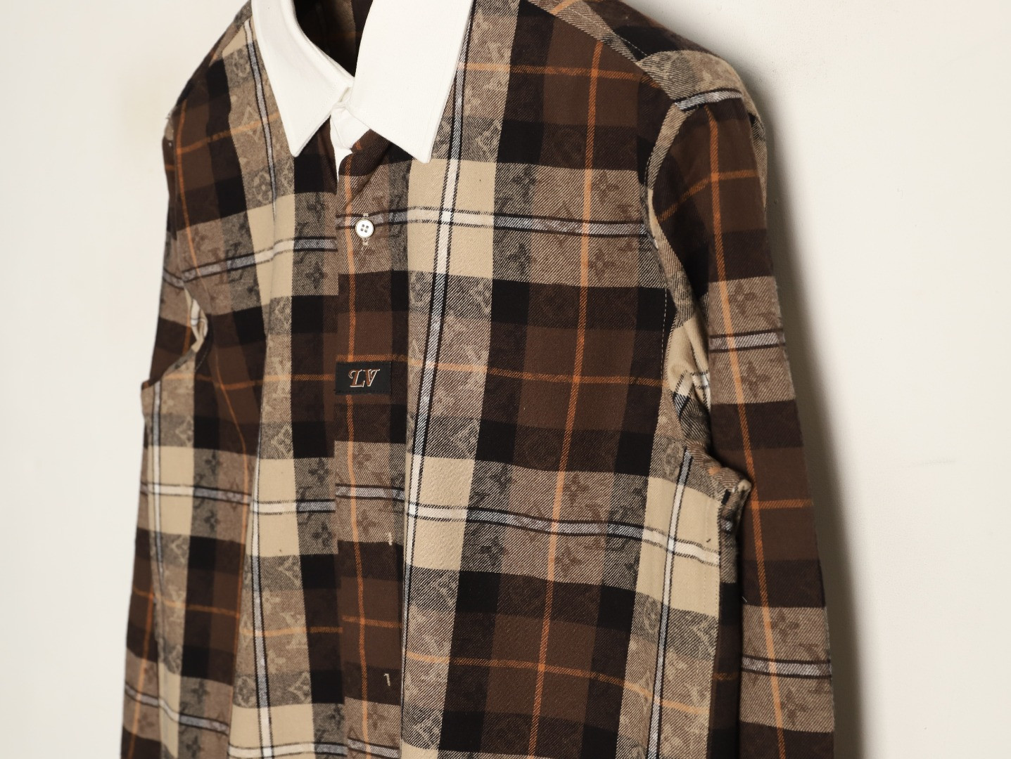 L0vis Vvtt0n Long-sleeved Shirts