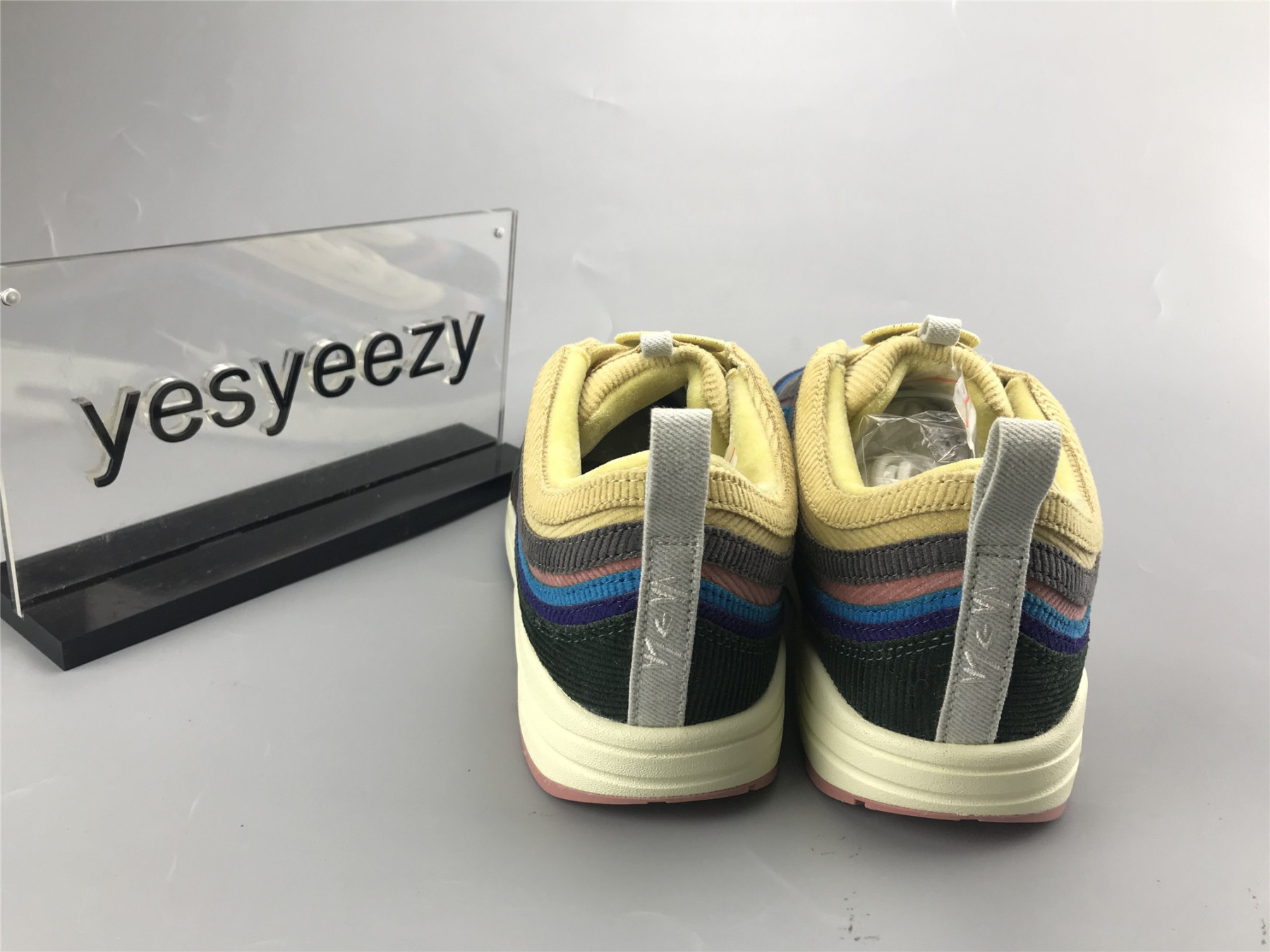 UA NIKE AIR MAX 1/97 VF SW SEAN WOTHERSPOON
