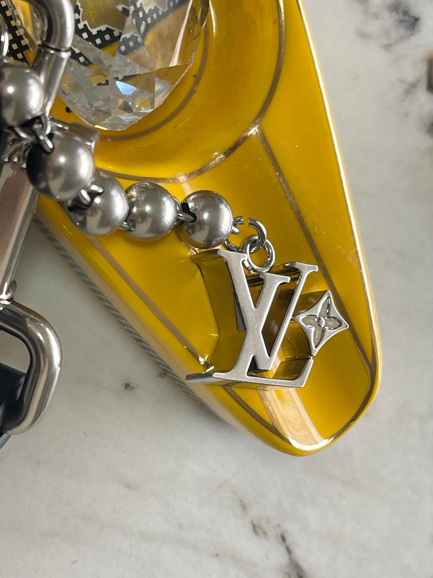 LV Cargo Wearable Wallet M13989 23x14x10cm