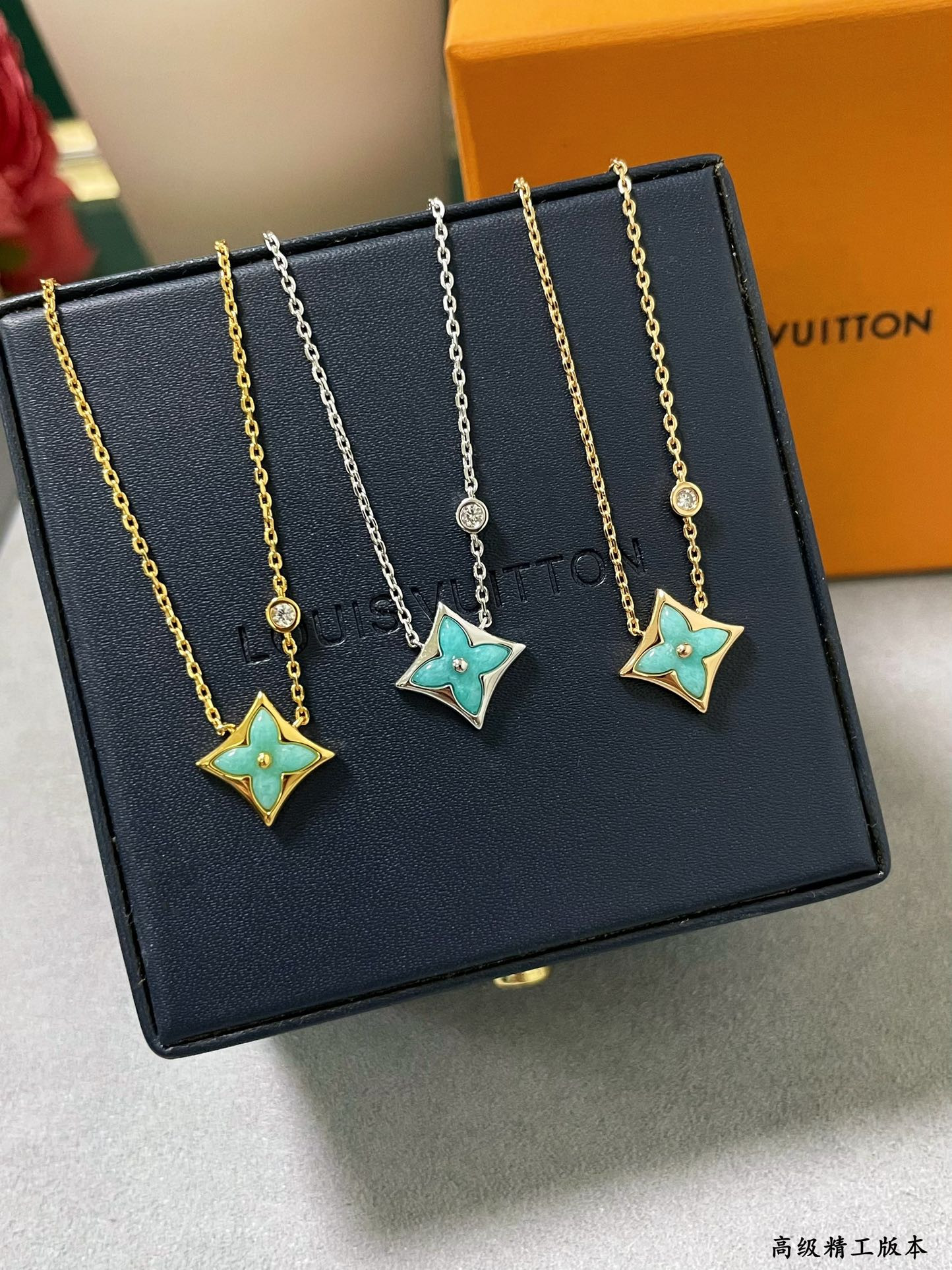 L0vis Vvtt0n Amazonite Square Necklace