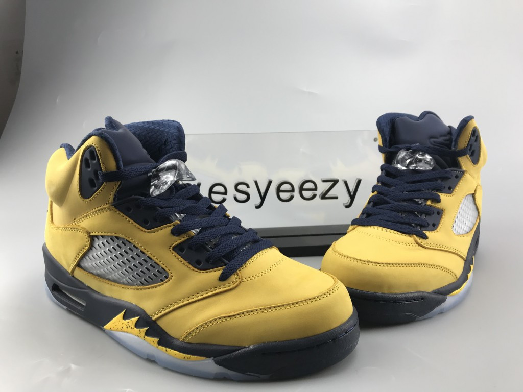 UA AIR JORDAN 5 RETRO SP 