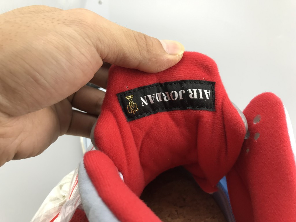 UA AIR JORDAN 5 RETRO "TROPHY ROOM"