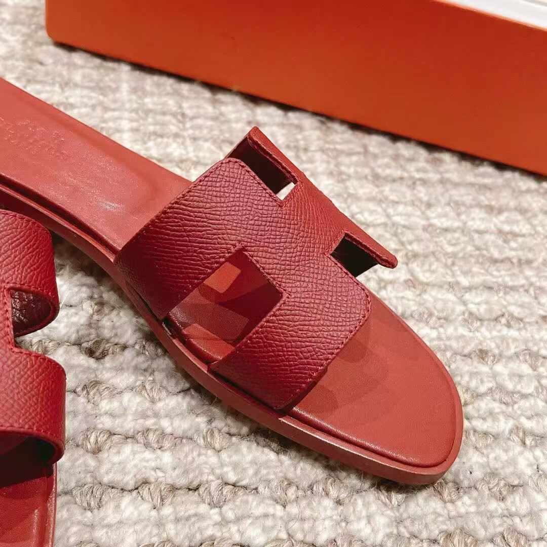 UA H**me5 Oran sandal
