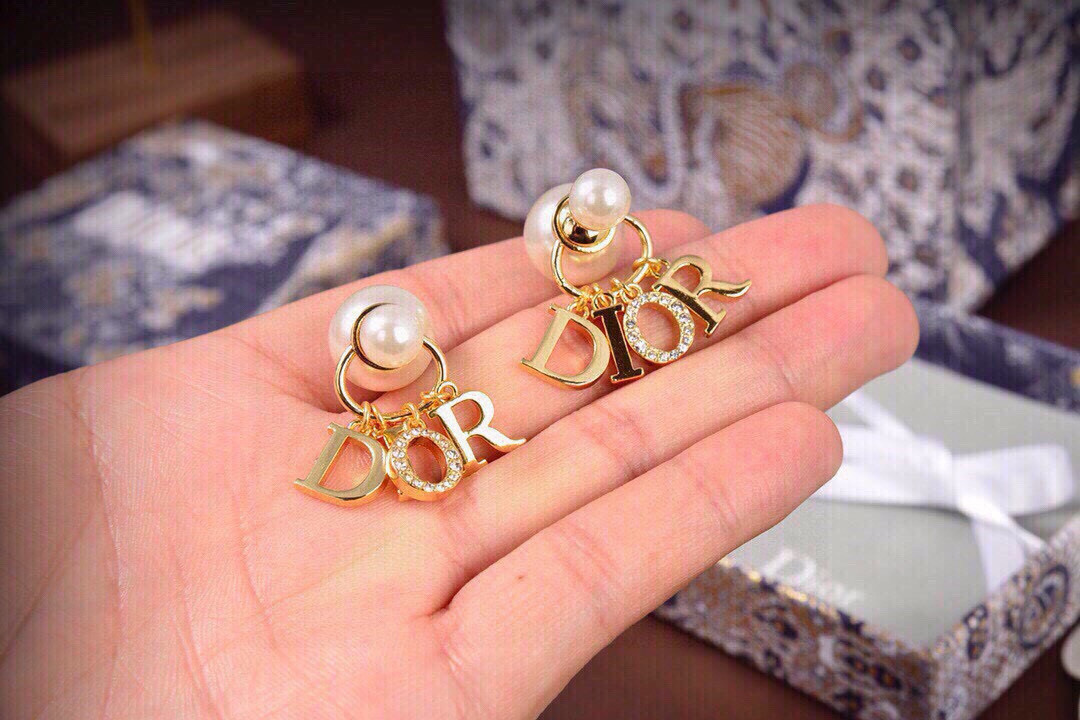 D10r Earrings