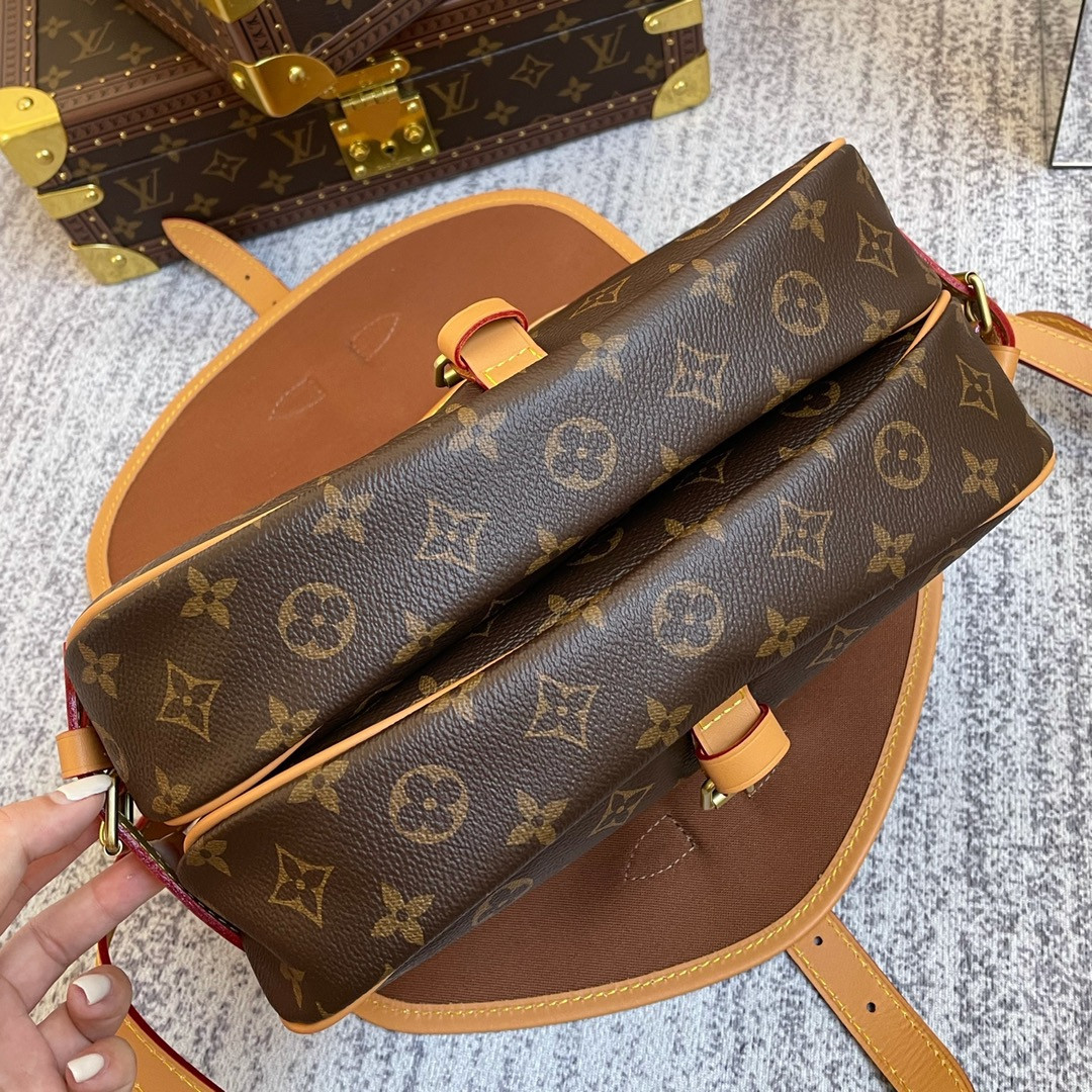 LV VINTAGE SAUMUR M40710