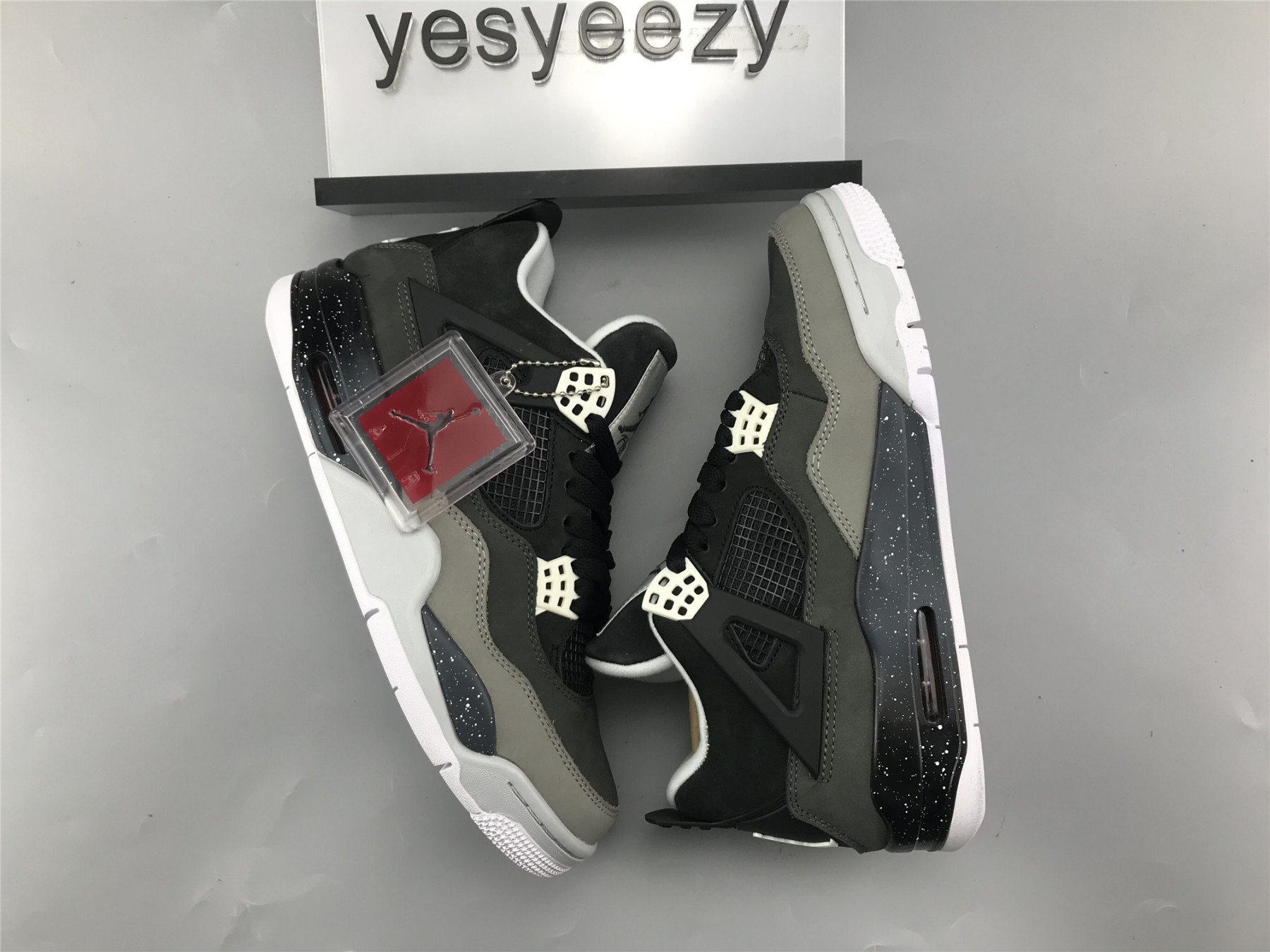 UA AIR JORDAN 4 RETRO "FEAR PACK"