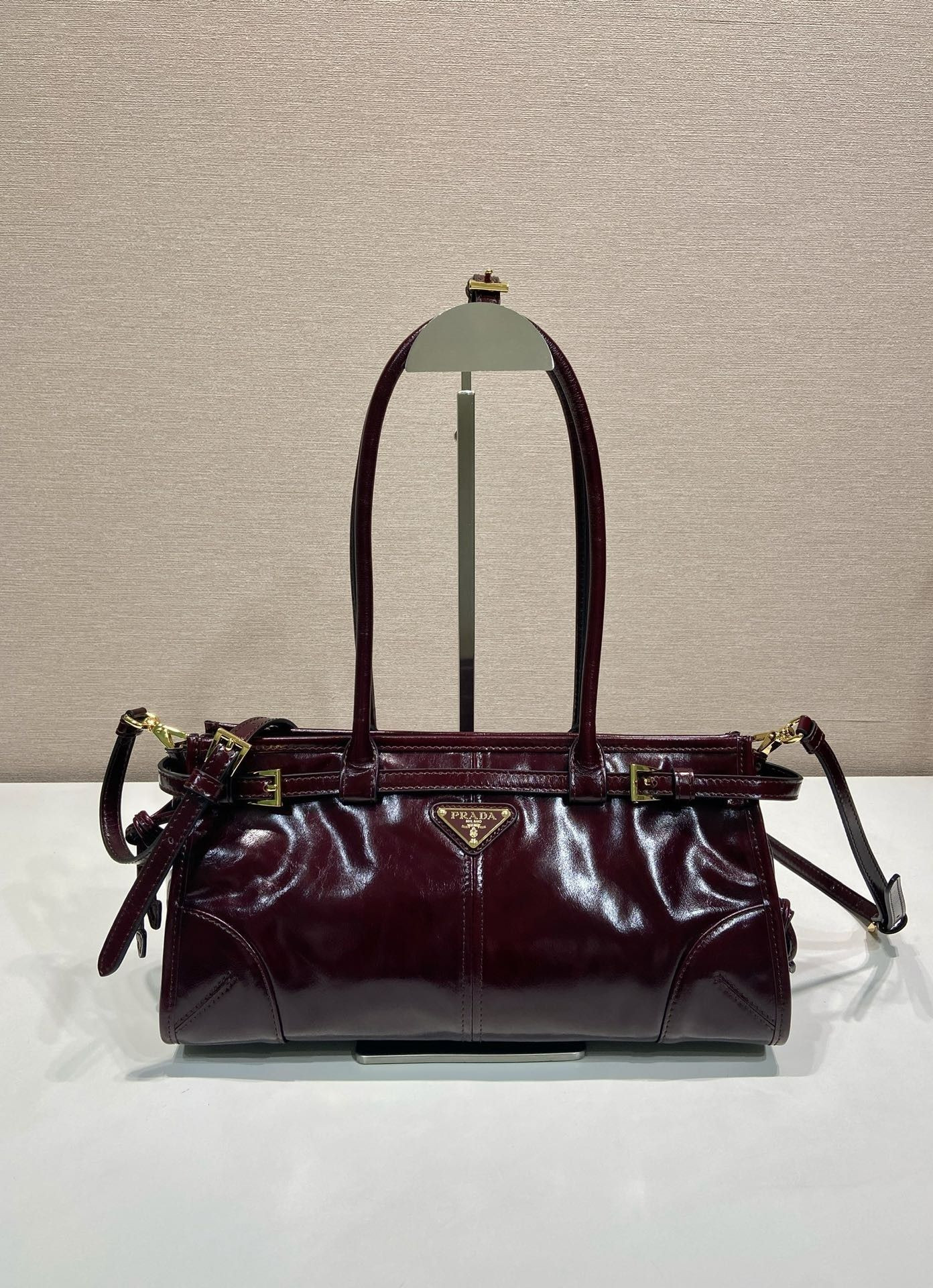 Pra*a Bonnie Medium Leather Handbag 32x15.5x12cm