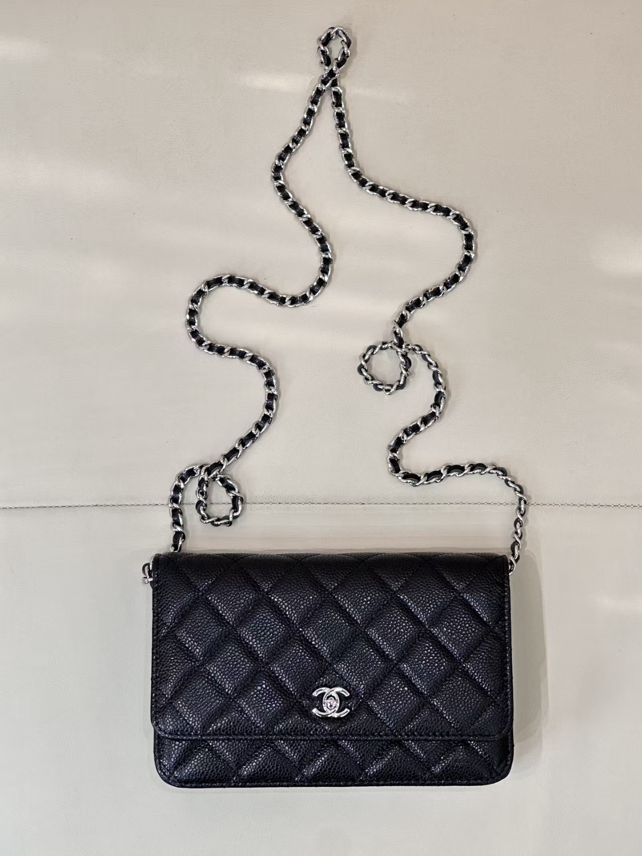 Ch**el WOC CLASSIC WALLET ON CHAIN 13x19cm