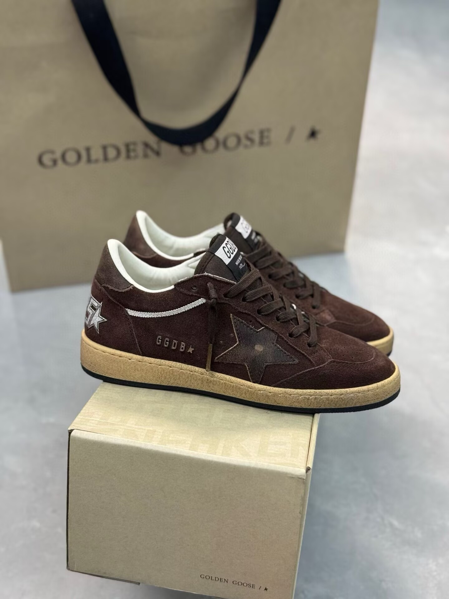 UA G01den G003e S*per-Star Sneaker