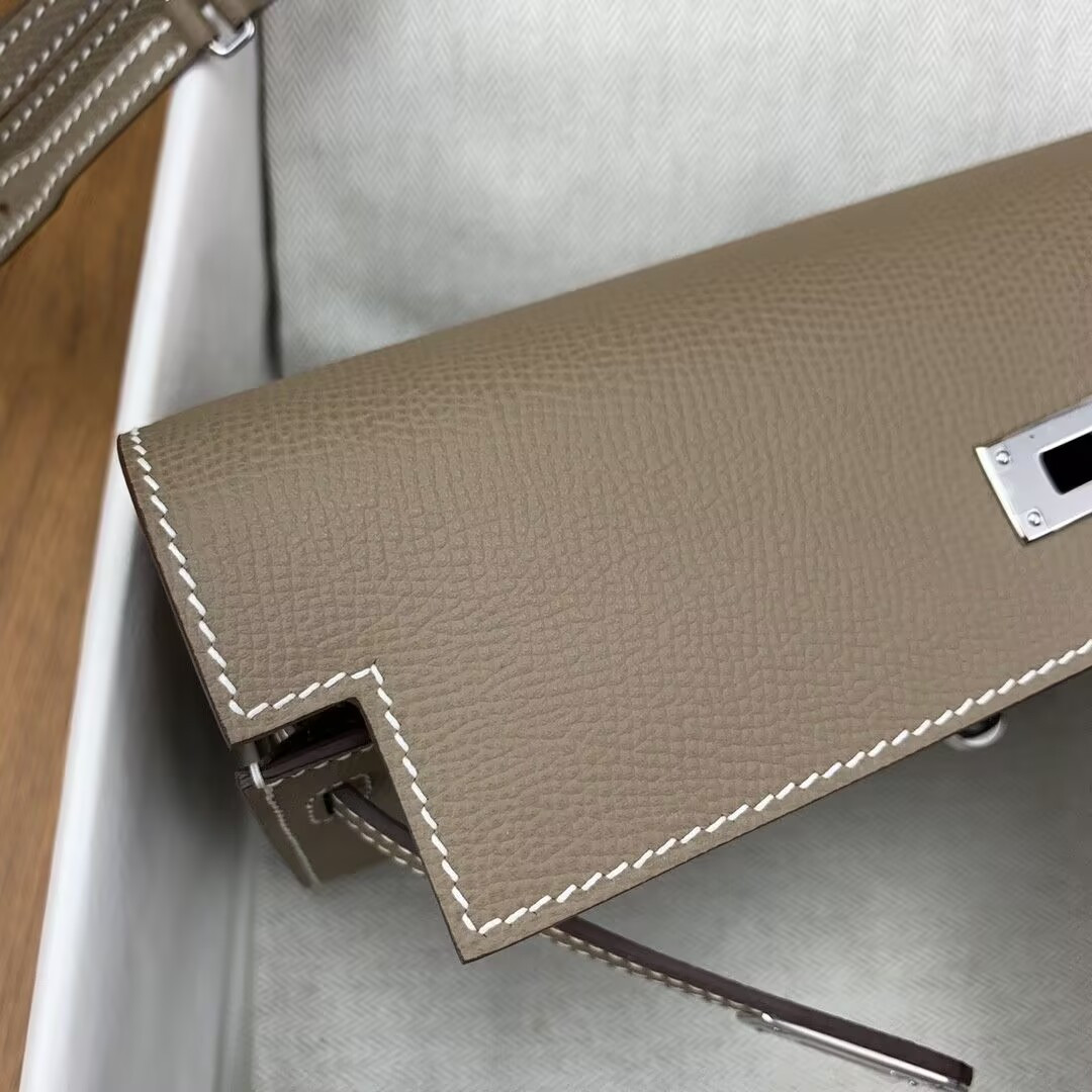 H**me5 Kelly Classique To Go wallet