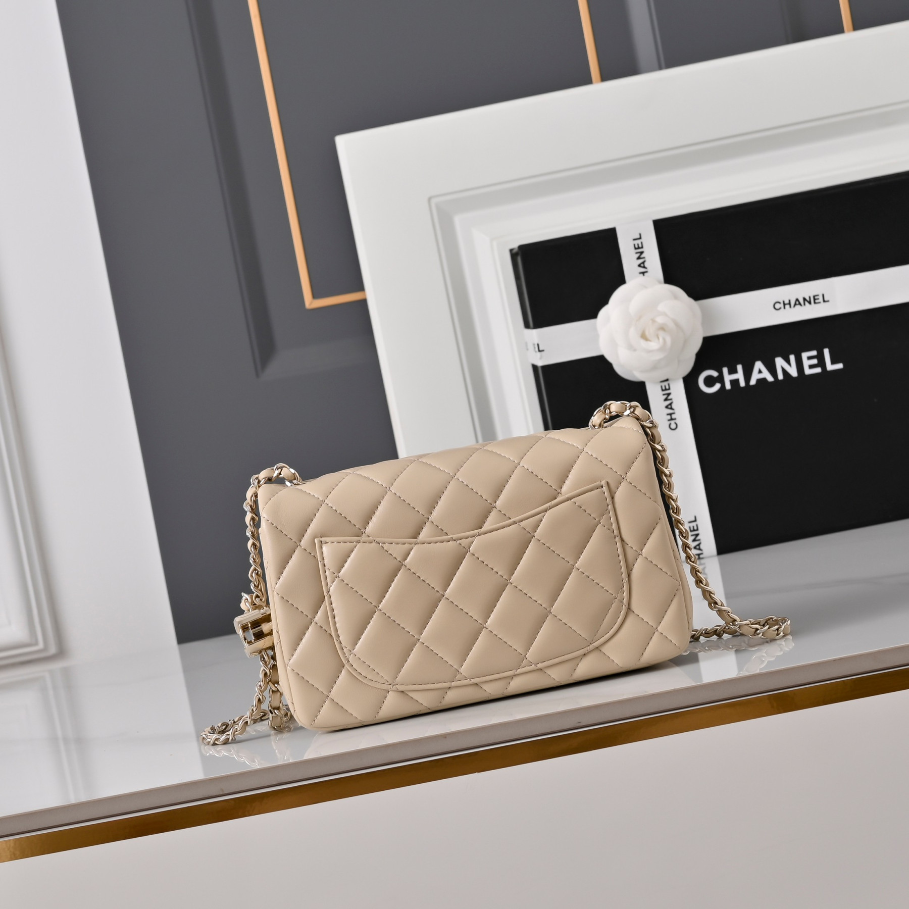 Ch**el Classic Flap Handbag CF in Milk Tea with Light gold hardware AS5759 20x13x7cm