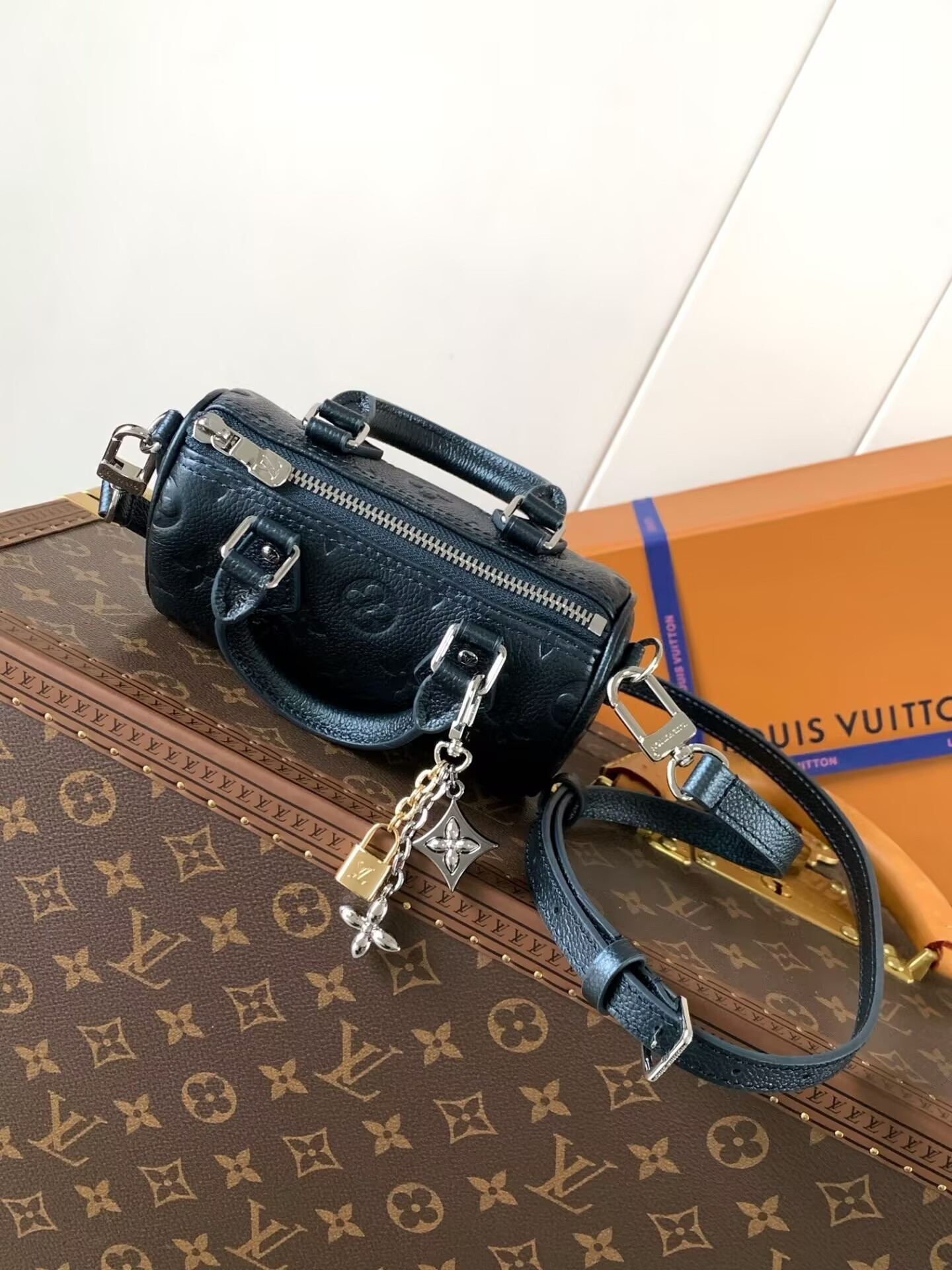 LV Nano Speedy Bag M26510 16x10x7.5cm