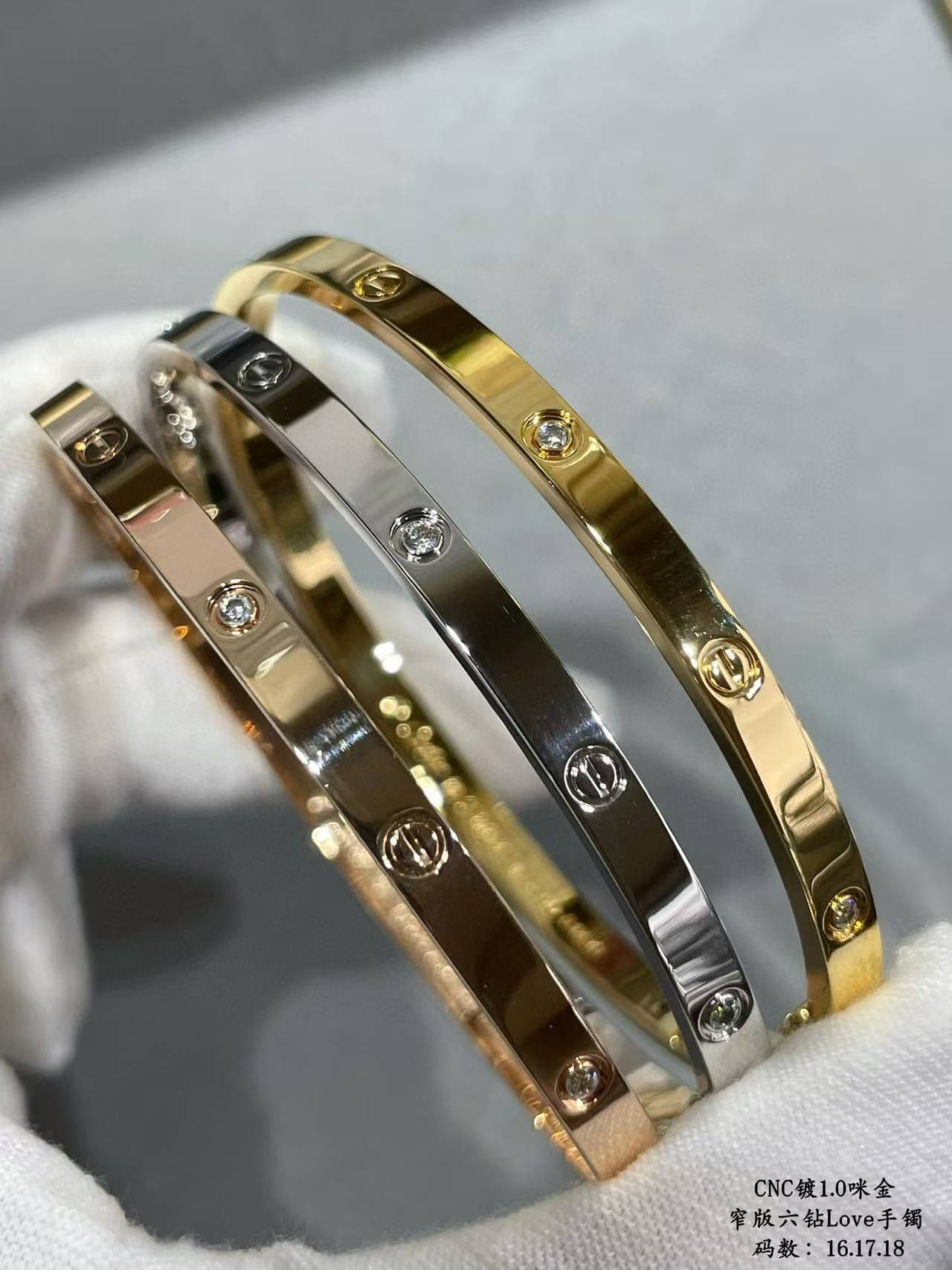 Ca*t1er Narrow version With D1am0nd Bracelet