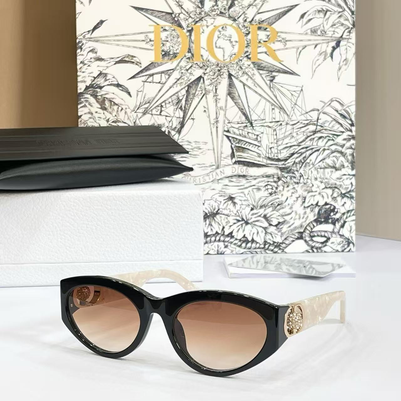 D10r Glasses