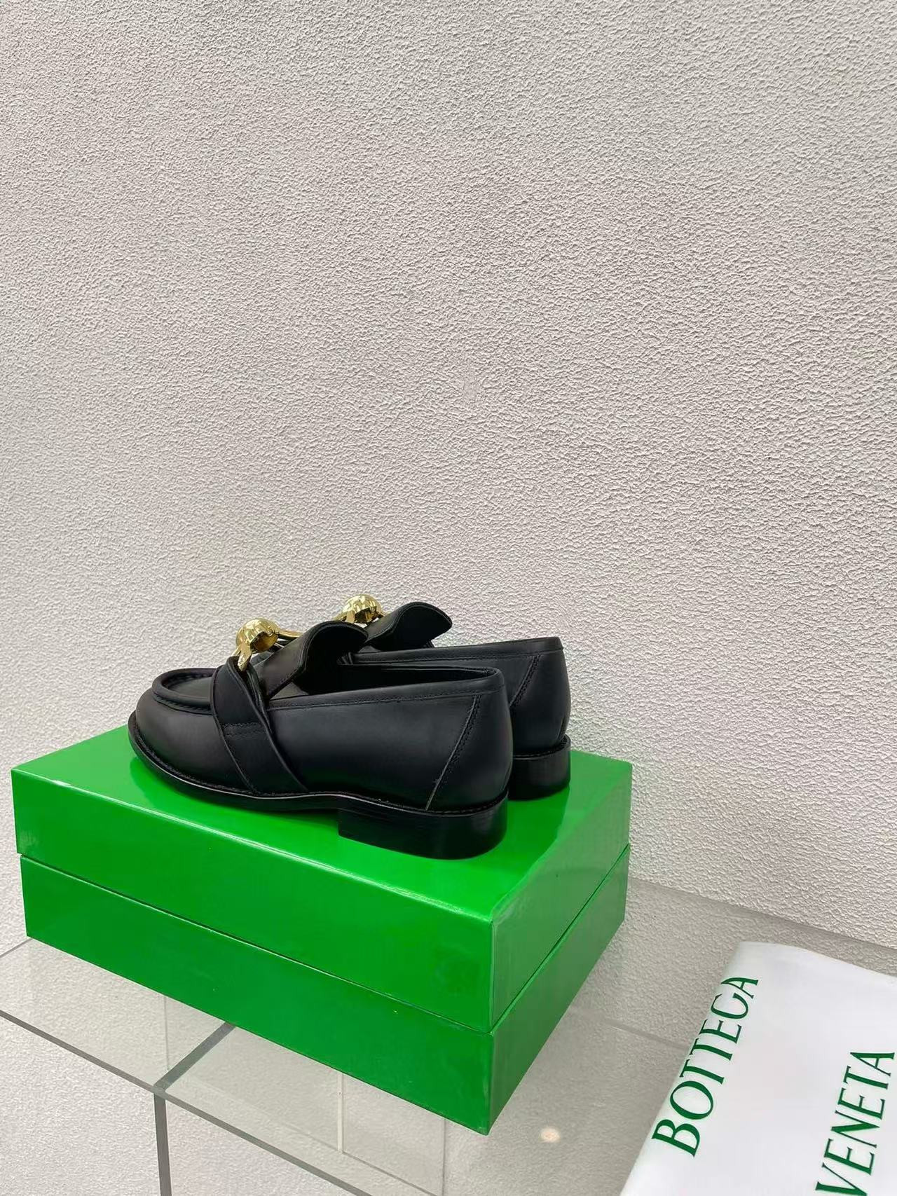 UA B0tt*ga Ven*ta Loafers Shoes
