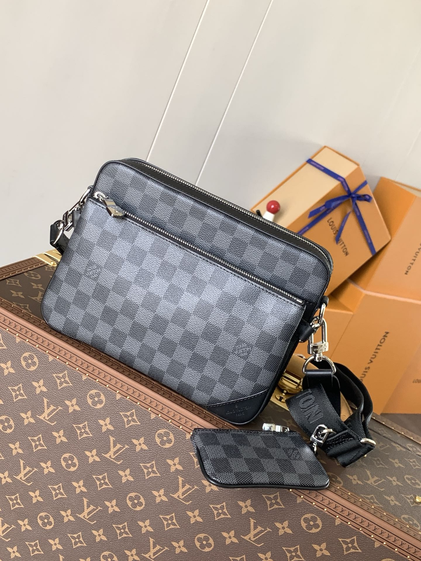 LV  TRIO MESSENGER N40519   25x18.5x7cm