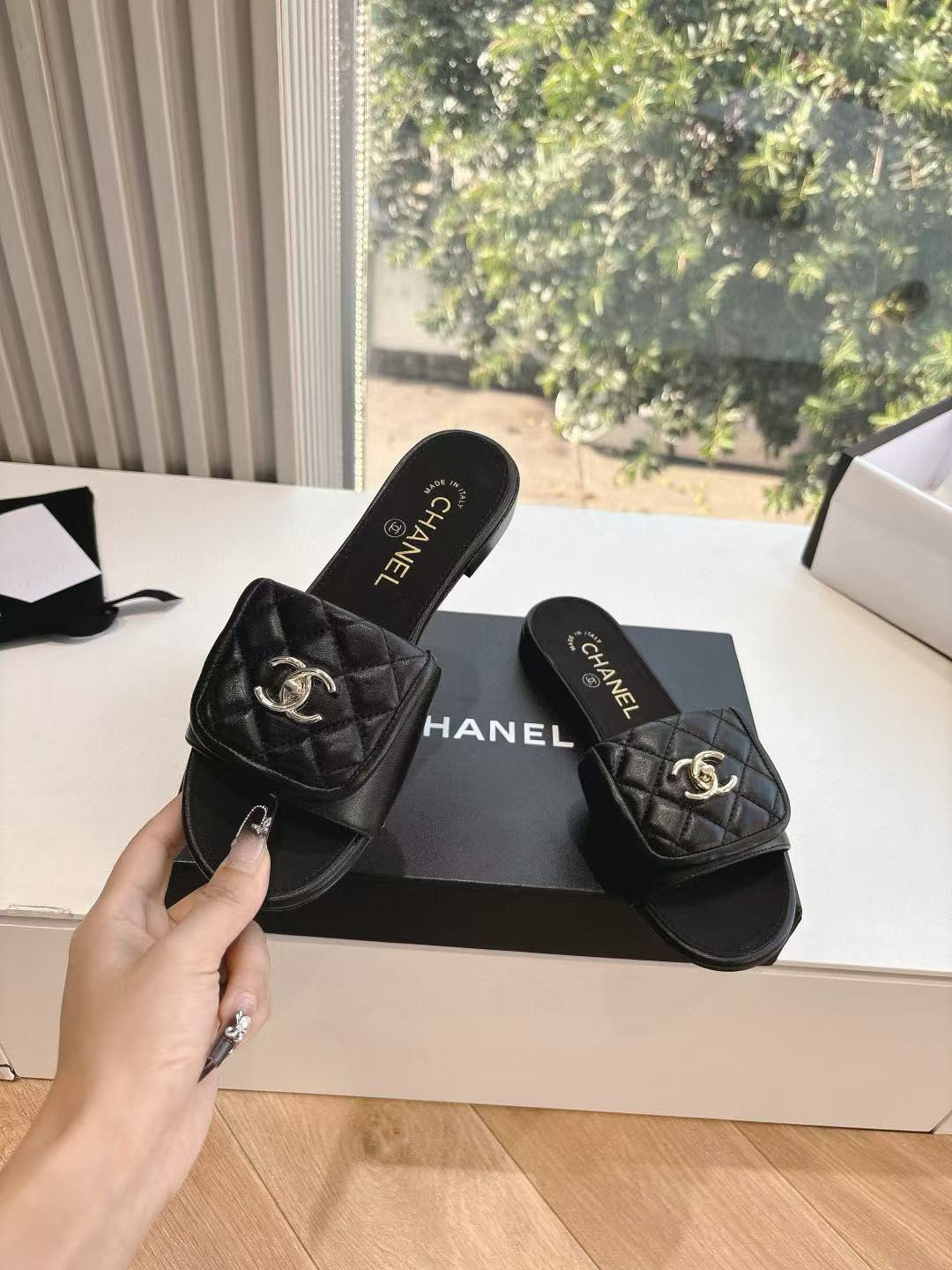 UA Ch**el Slippers
