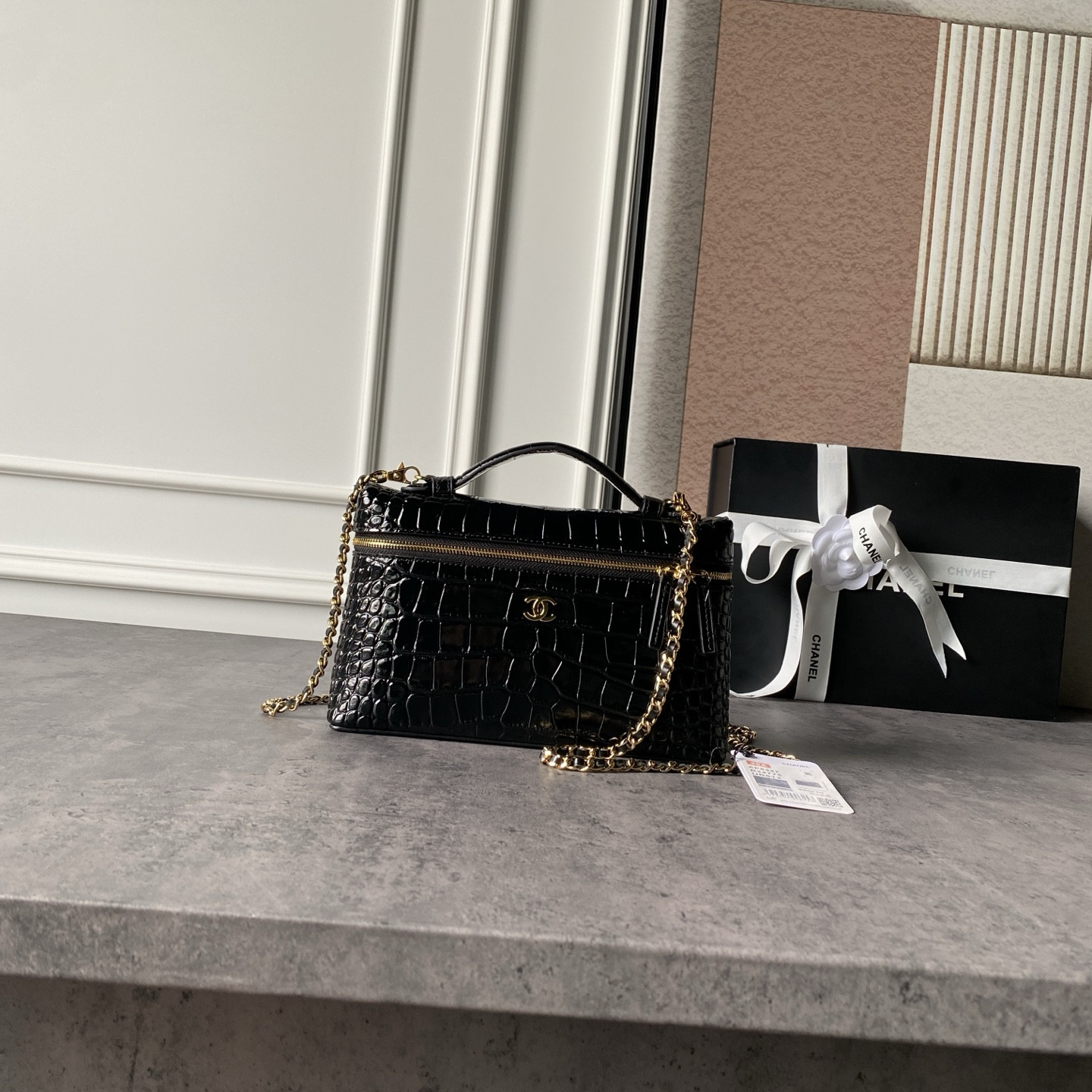 Ch**el Classic Vanity with chain Handbag AP5347 15x23x5cm