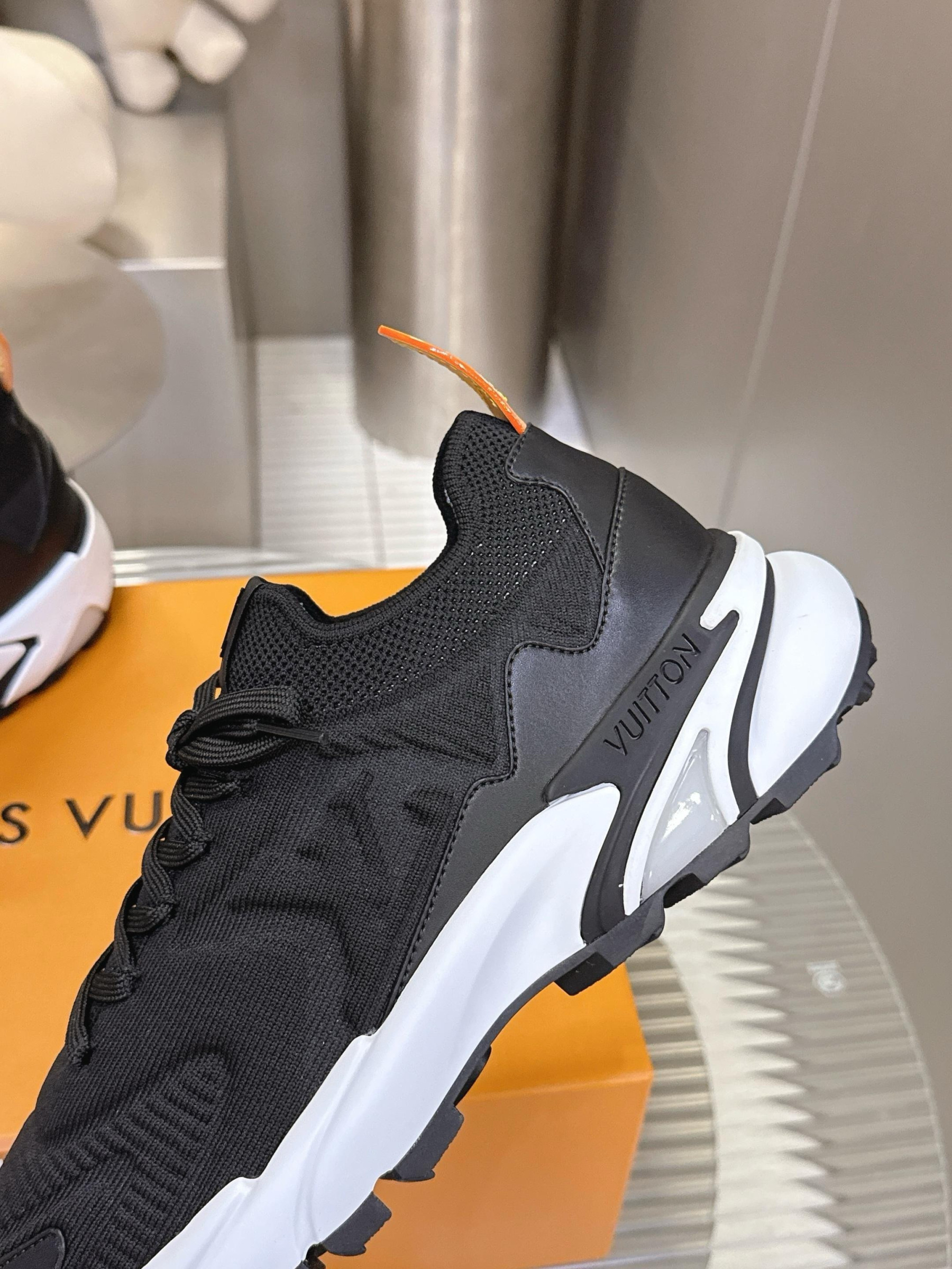 UA LV Sneakers