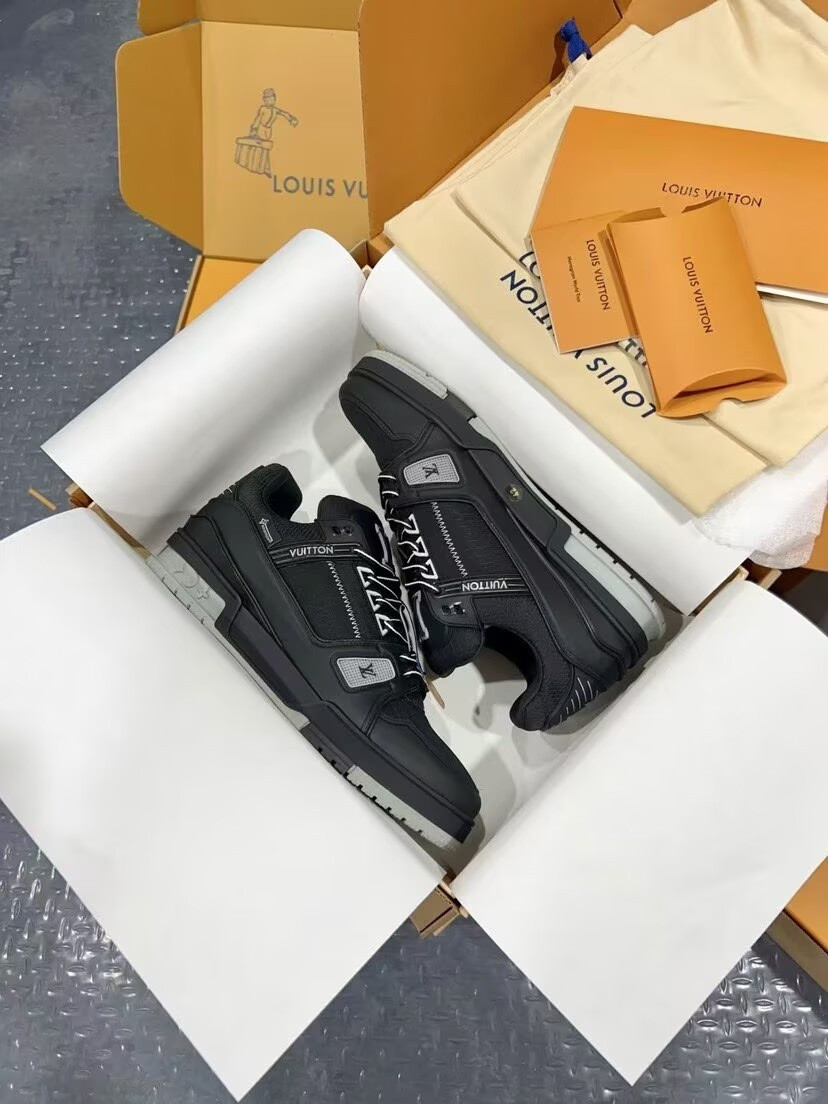 UA LV trainer Sneakers