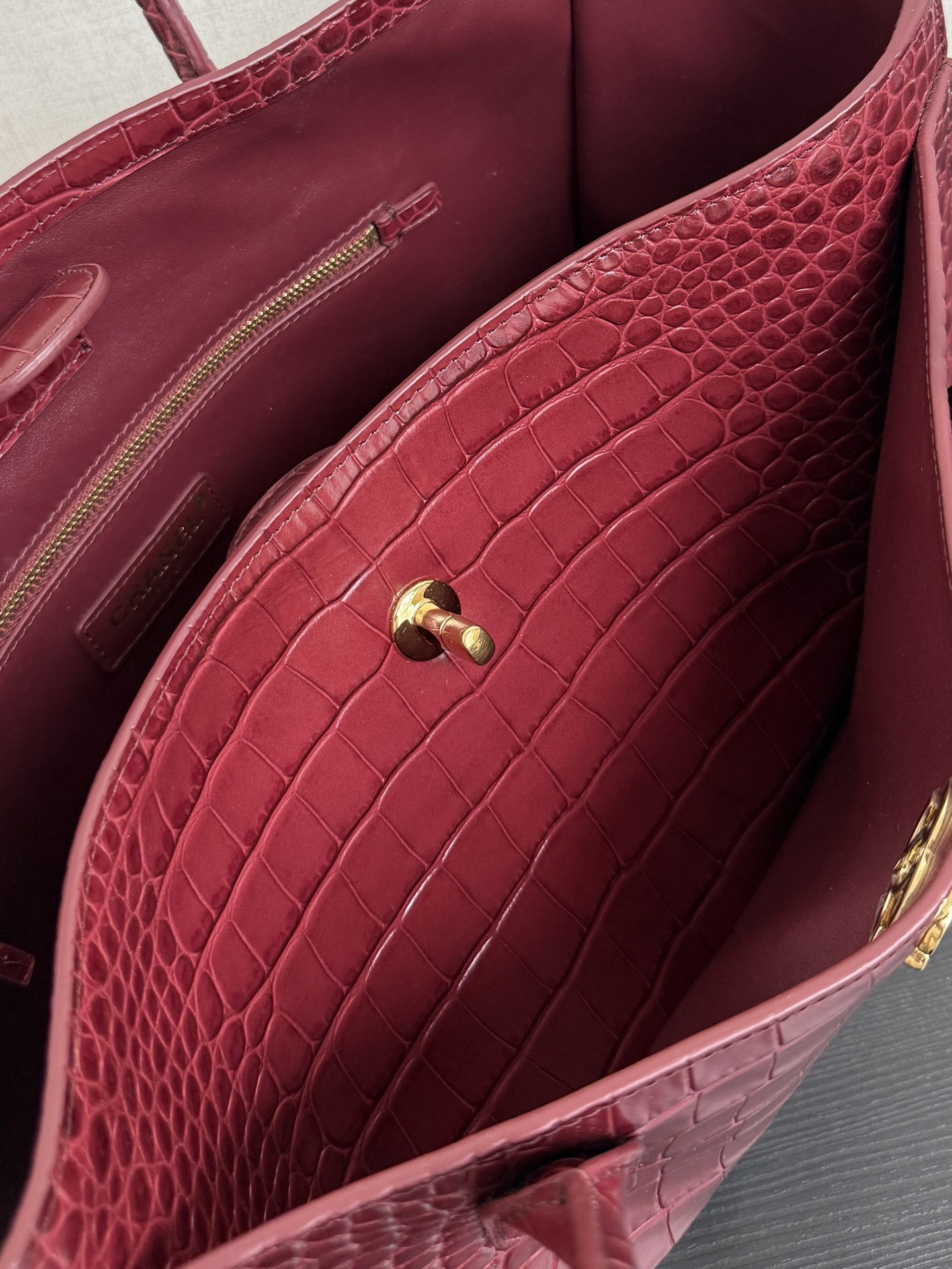 Ch**el Tote Crocodile-embossed Bag 35x20x13cm