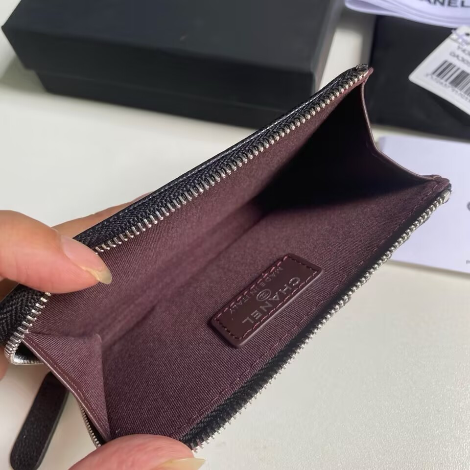 Ch**el Classic Zipped Card Holder 8.5 x 13.3 x 2.9cm