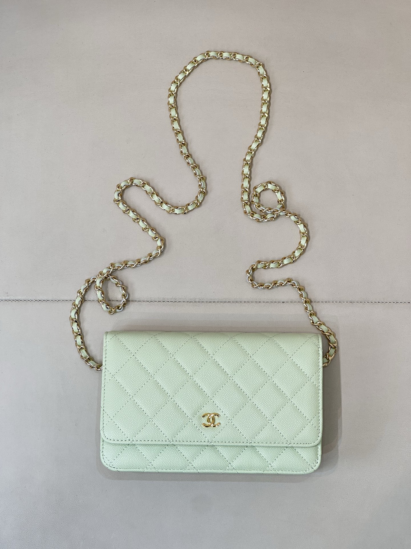 Ch**el WOC CLASSIC WALLET ON CHAIN AS0250 12x19x3cm
