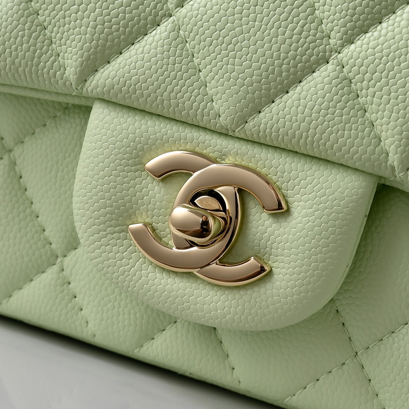 Ch**el Mini Flap Bag Caviar Leather with Light Gold Hardware A69900 20x12x6cm