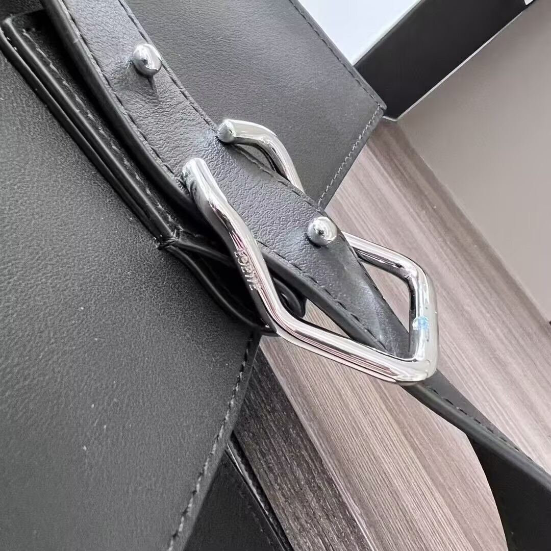 L0ew* Buckle Horizontal Tote in classic calfskin 38.7×9.2×32.9cm
