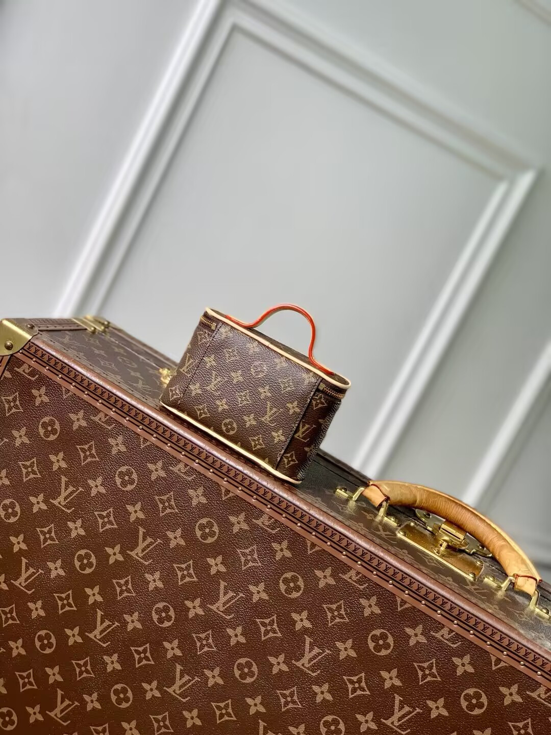 LV Nice Beauty Makeup Bag M83079 11.5x3.5x13.5cm
