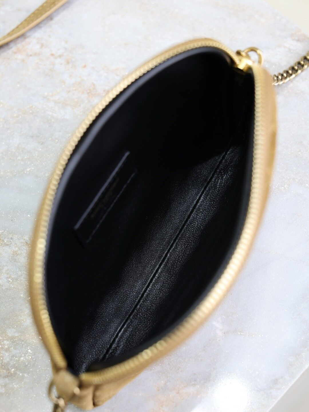 Y51 Gaby ZIPPED POUCH IN SUEDE 18x13x3.5cm