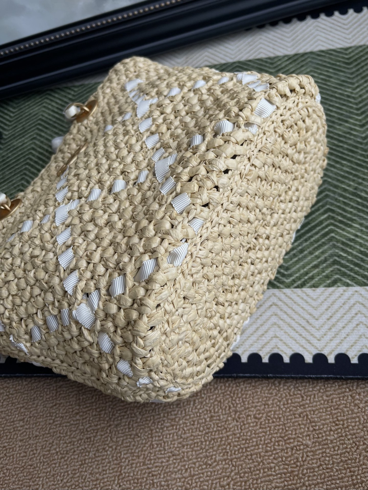 Ch**el Shopping Handbag AS5811 22x31x10cm