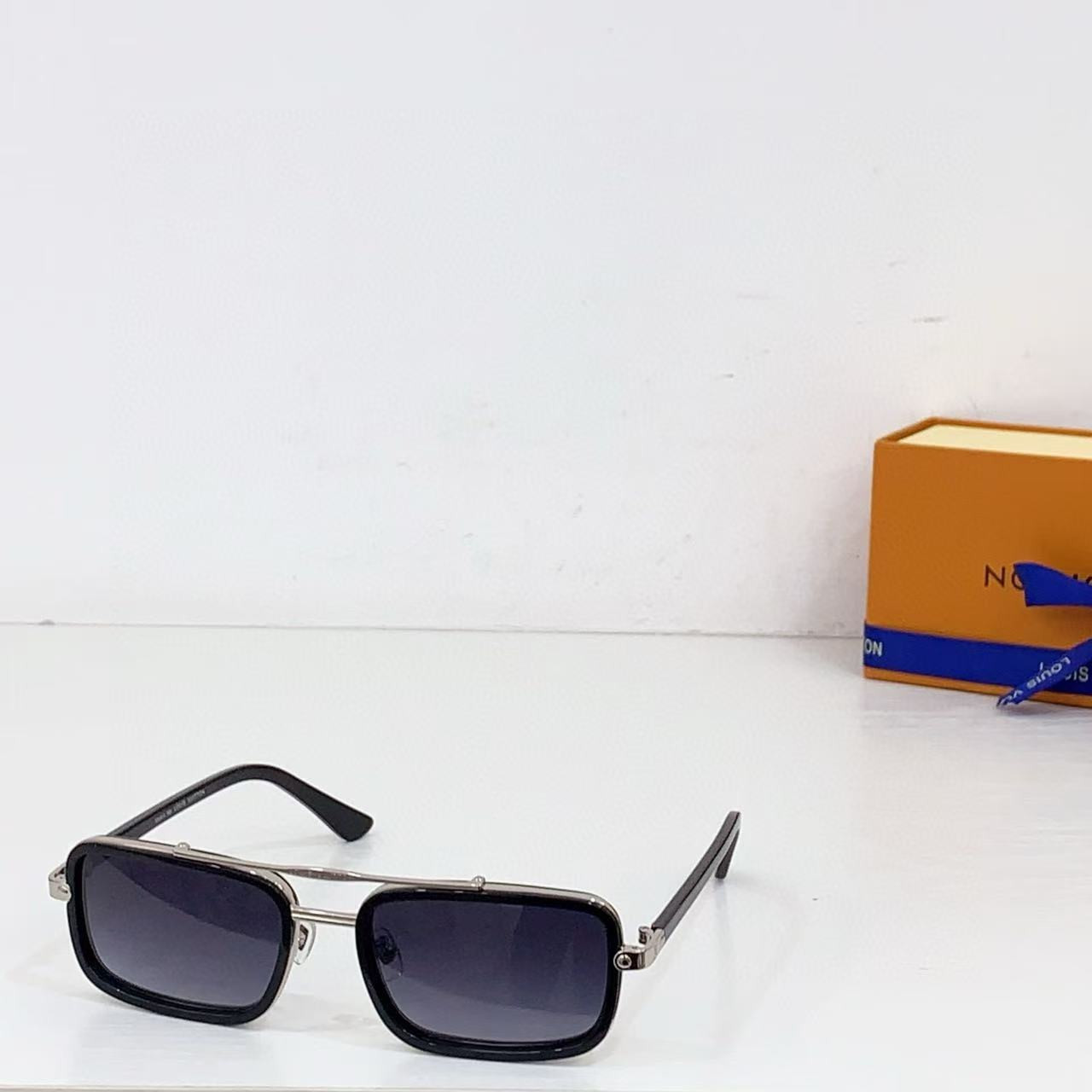 LV Signature Duo Square Sunglasses Z2212U