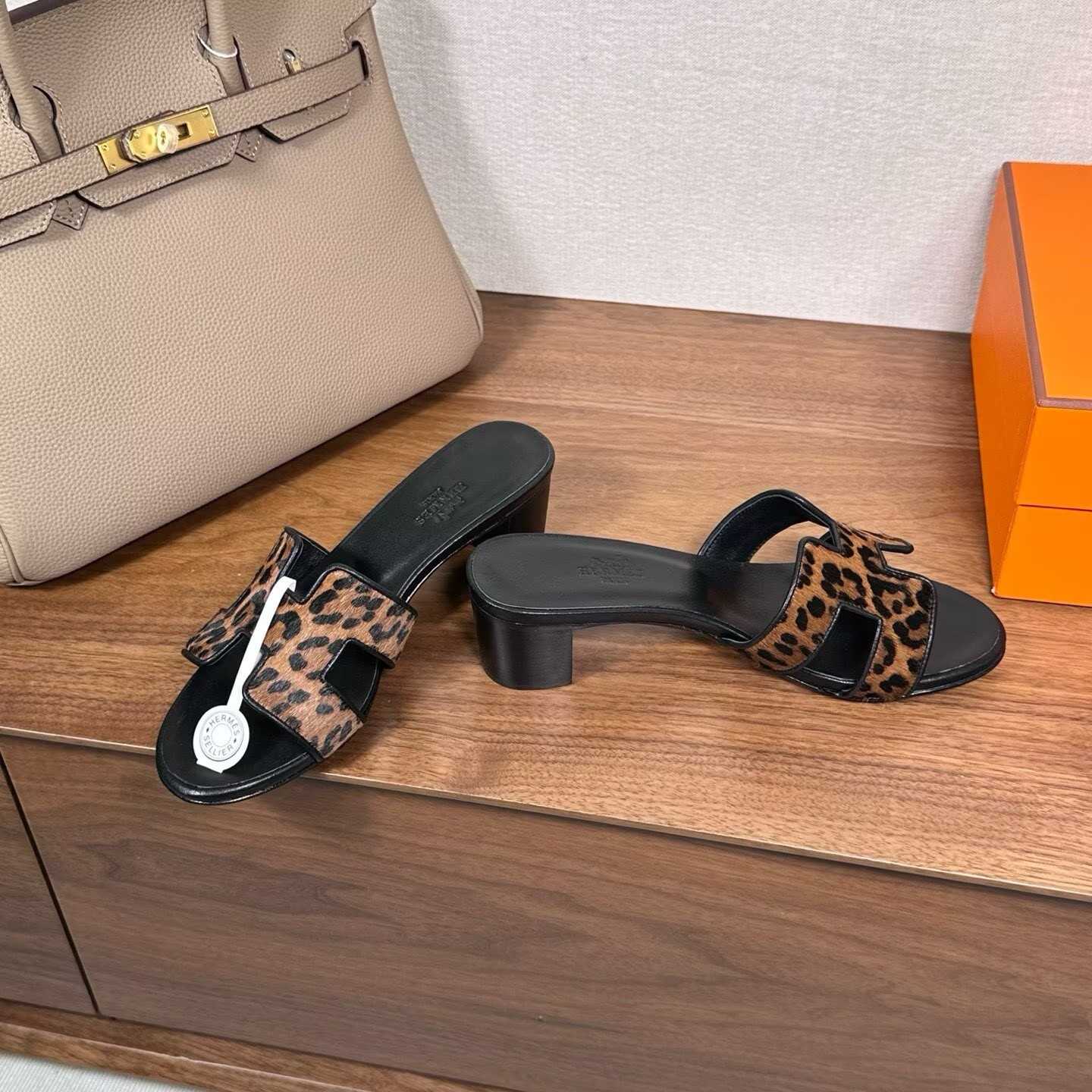 UA H**me5 Oasis Sandal