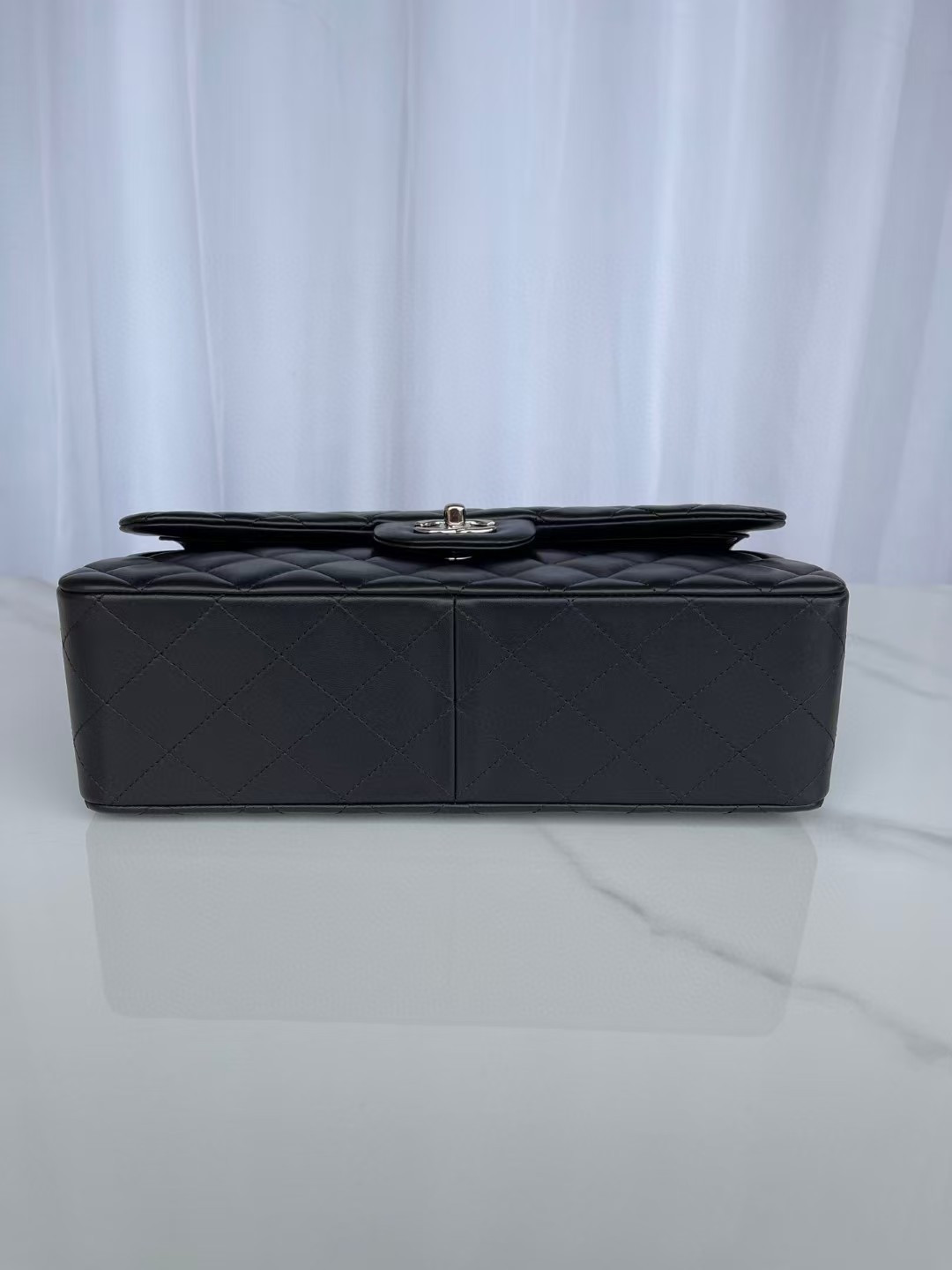 Ch**el Classic Flap Jumbo 30cm CF shiny black 19.5×30×10cm